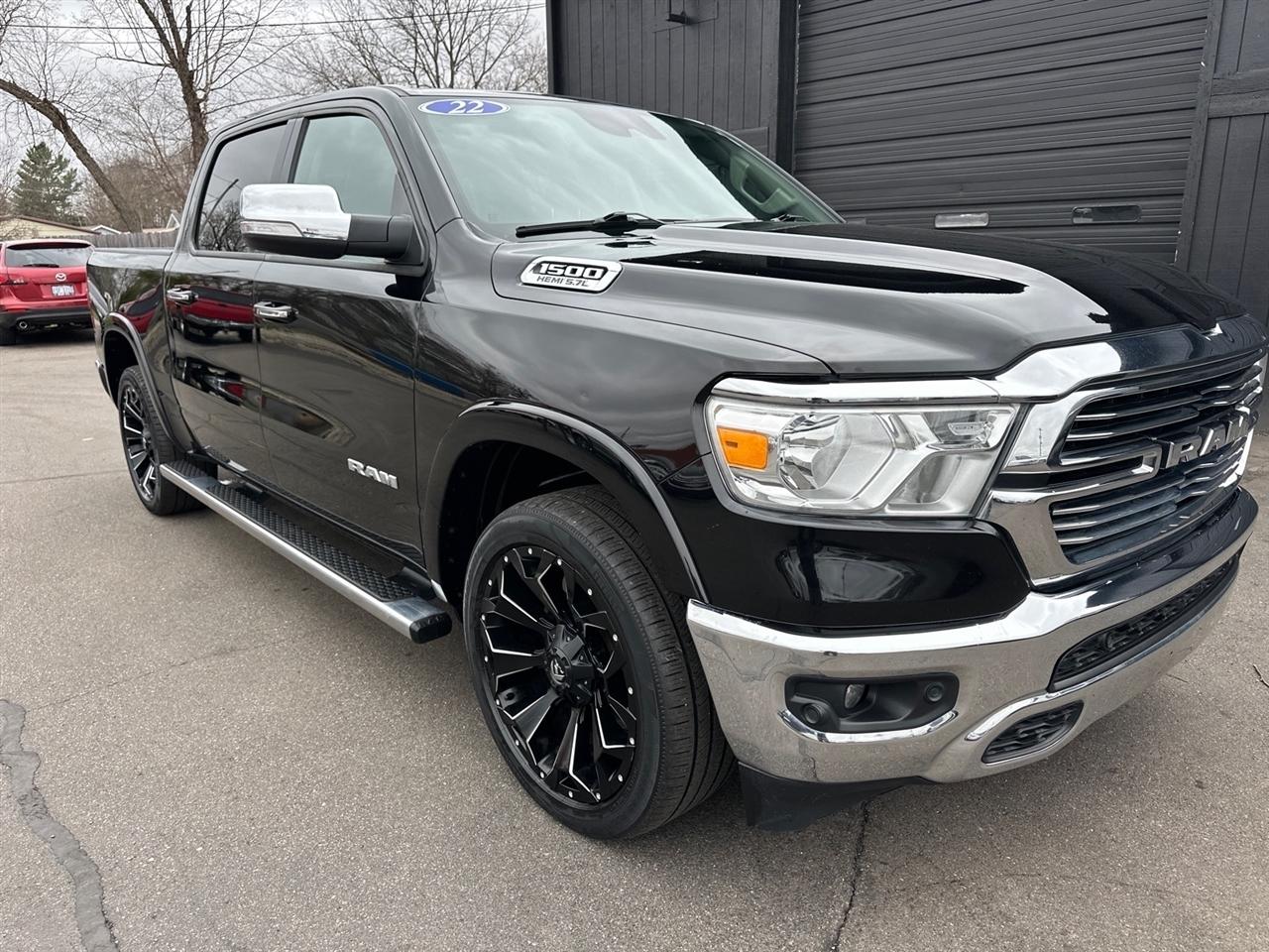 2022 RAM 1500 Laramie 4x4 Crew Cab 5'7" Box
