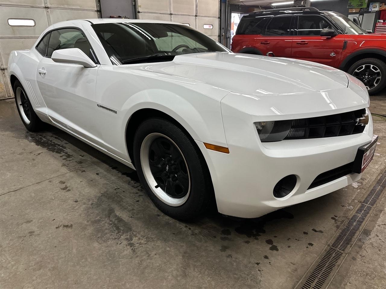 2013 Chevrolet Camaro 2dr Cpe LS w/2LS