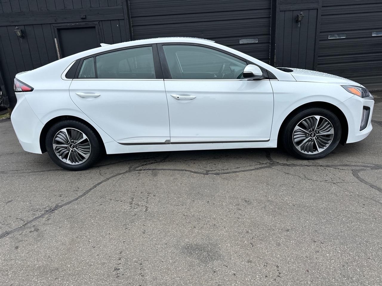 Hyundai Ioniq Plug-In Hybrid SEL Hatchback 2021