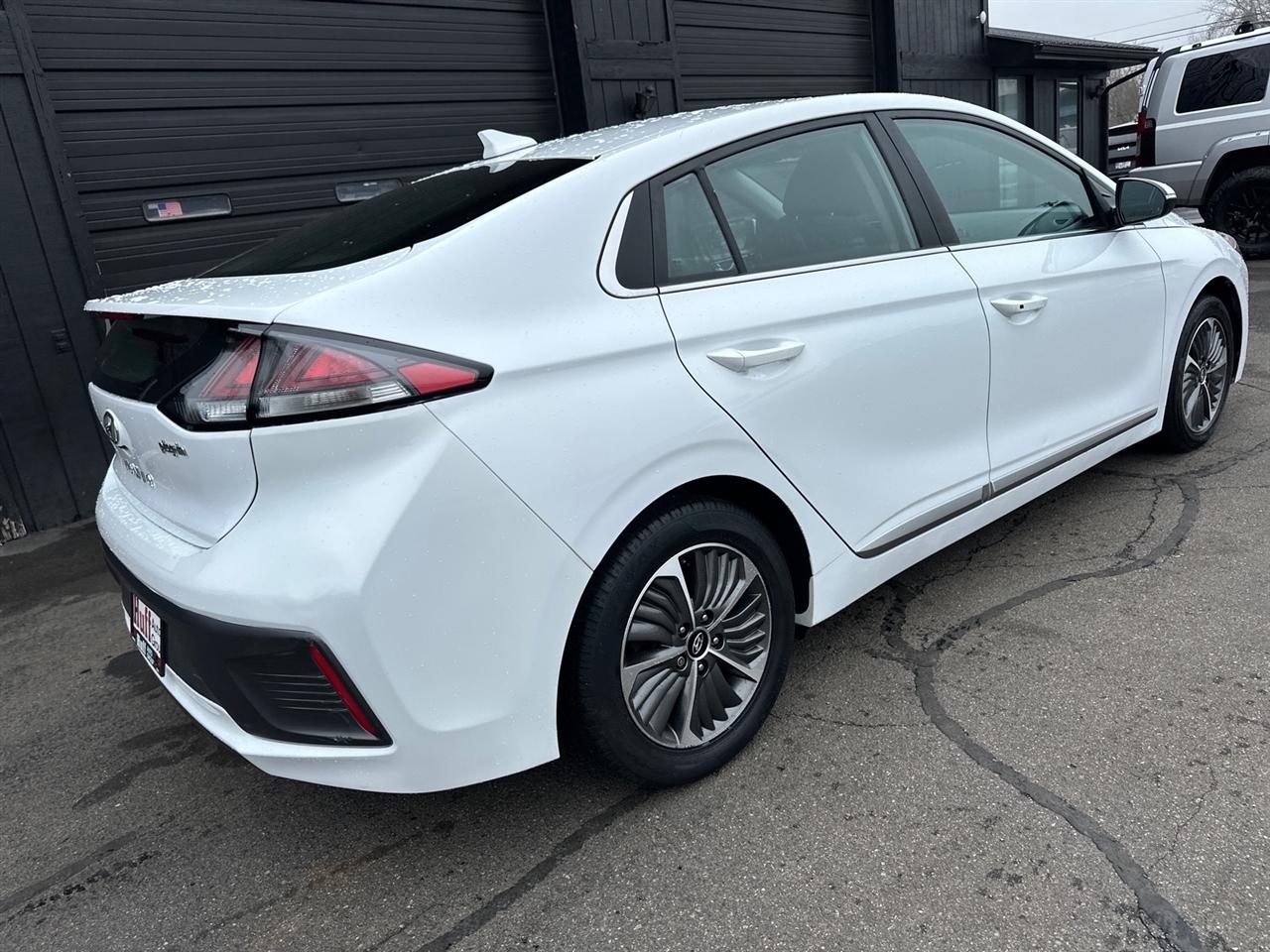 Hyundai Ioniq Plug-In Hybrid SEL Hatchback 2021