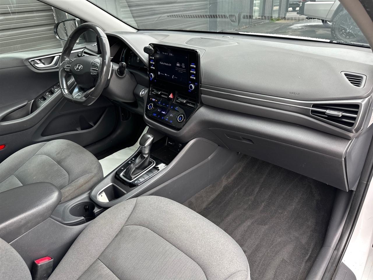 Hyundai Ioniq Plug-In Hybrid SEL Hatchback 2021