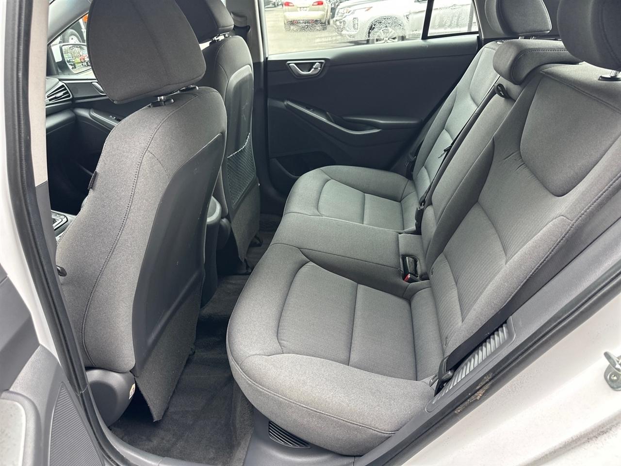 Hyundai Ioniq Plug-In Hybrid SEL Hatchback 2021