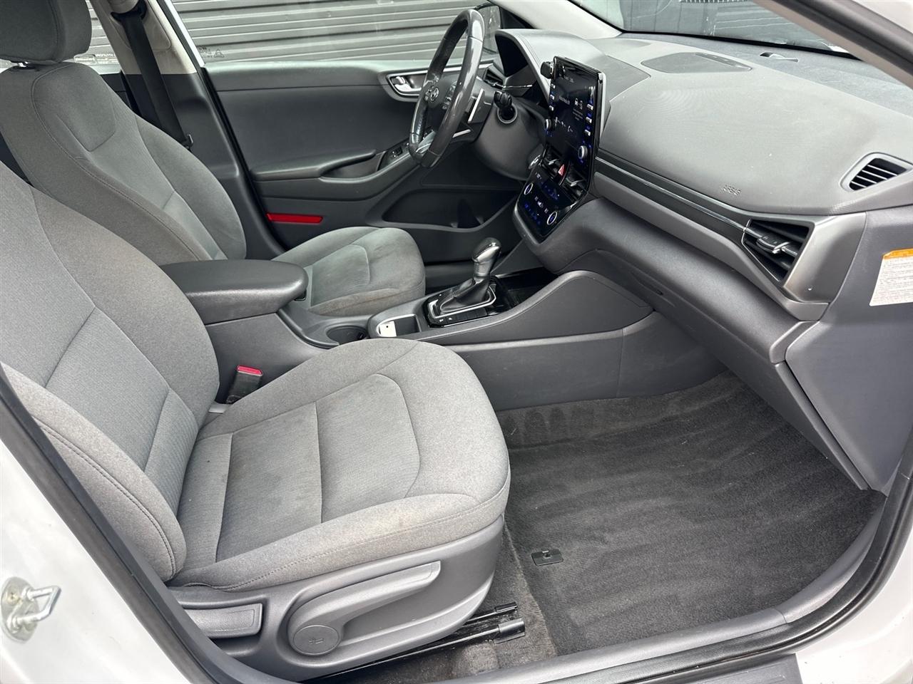 Hyundai Ioniq Plug-In Hybrid SEL Hatchback 2021