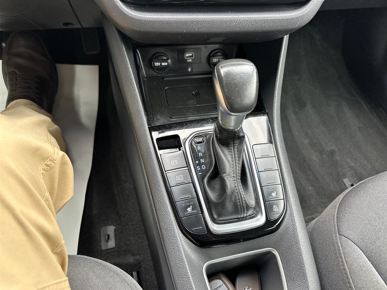 Hyundai Ioniq Plug-In Hybrid SEL Hatchback 2021