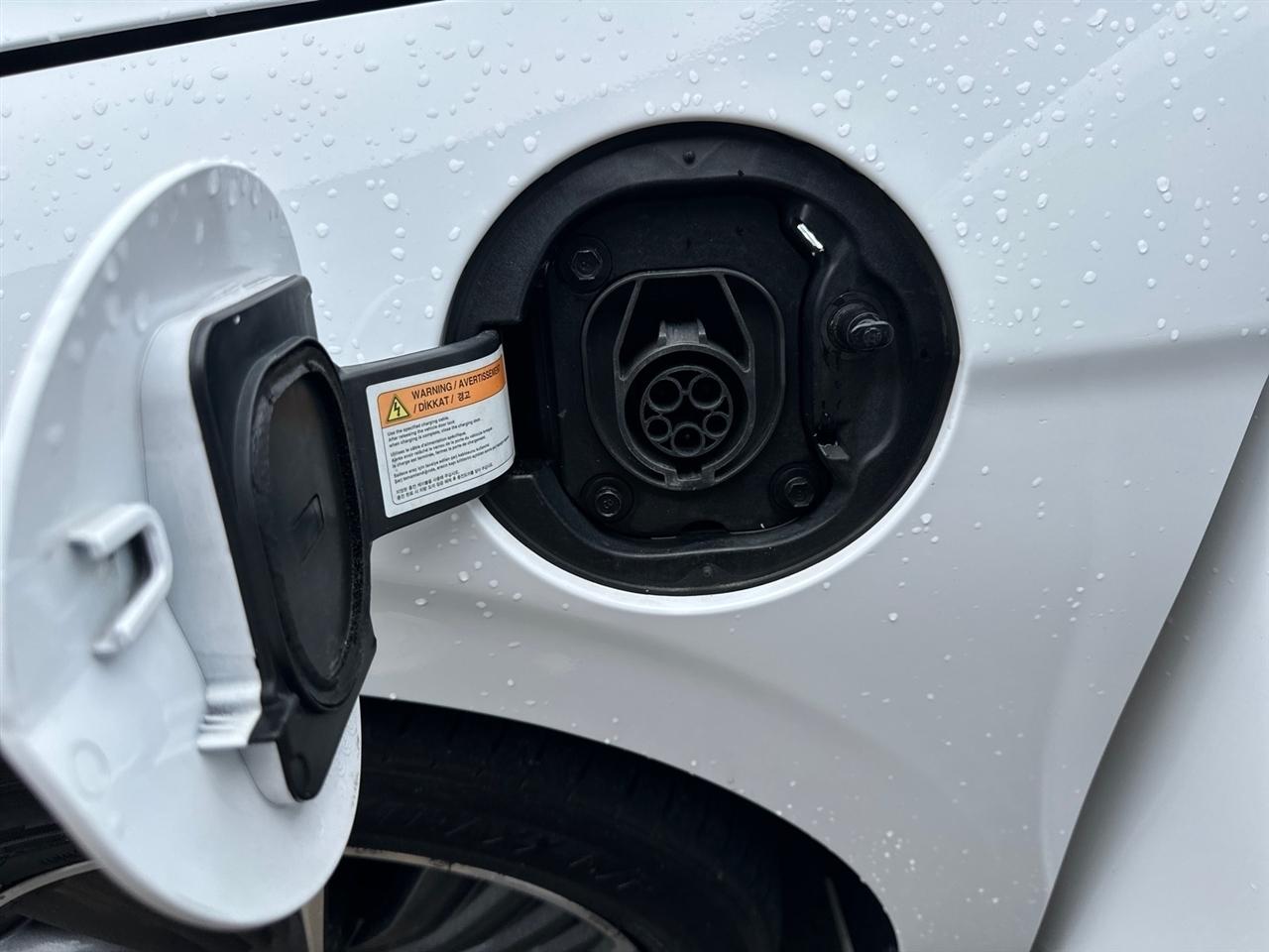 Hyundai Ioniq Plug-In Hybrid SEL Hatchback 2021