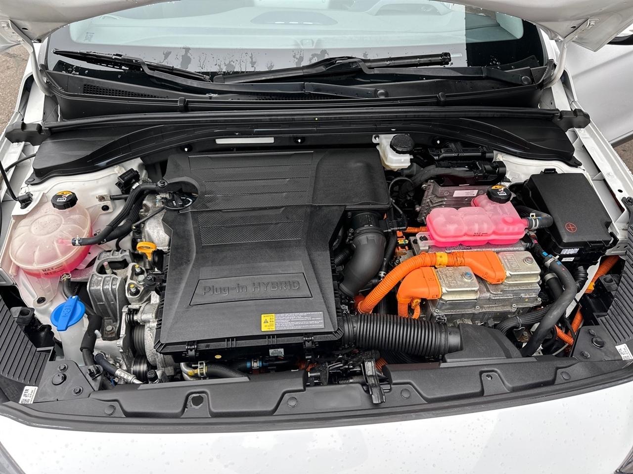 Hyundai Ioniq Plug-In Hybrid SEL Hatchback 2021