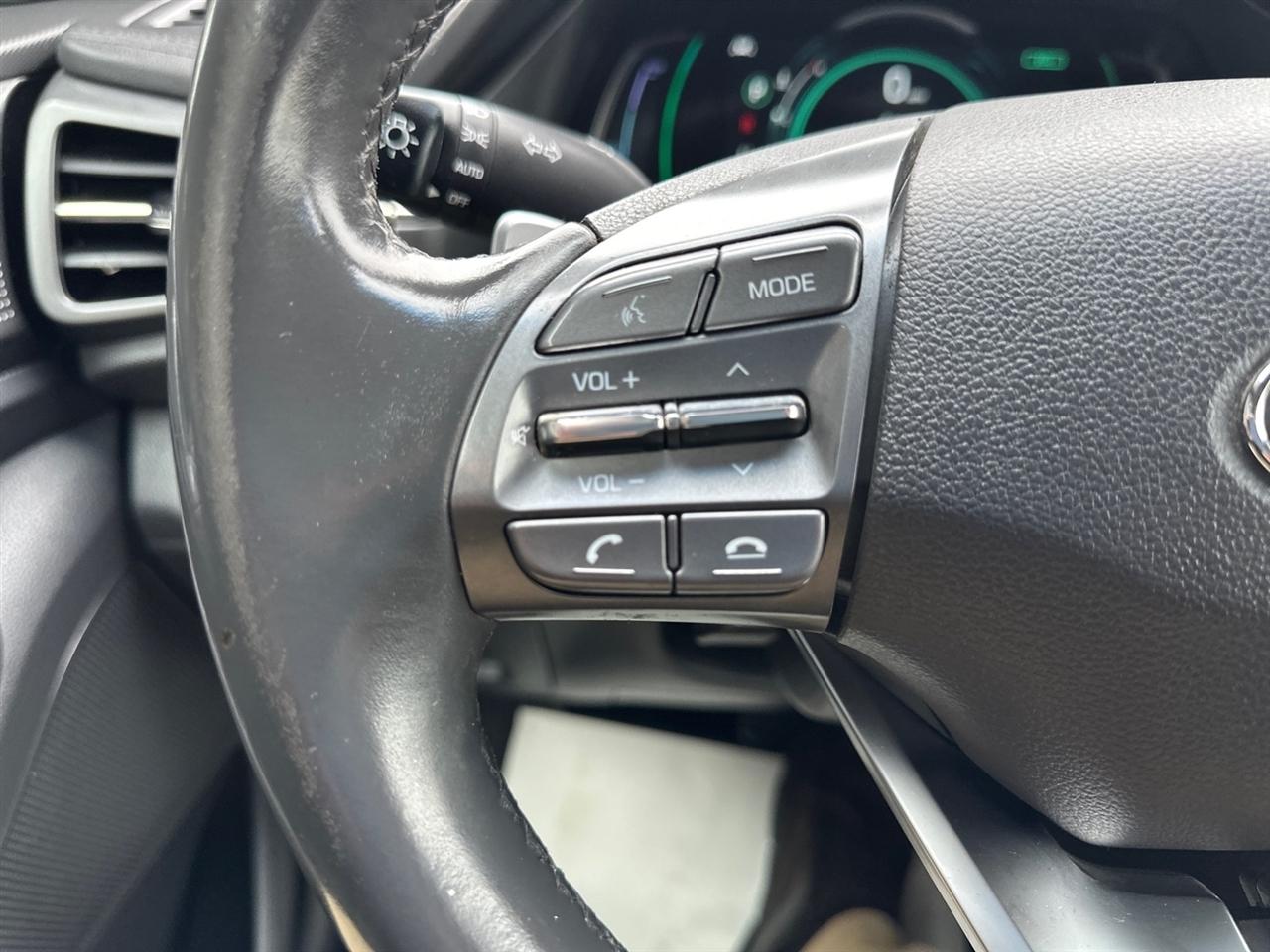 Hyundai Ioniq Plug-In Hybrid SEL Hatchback 2021