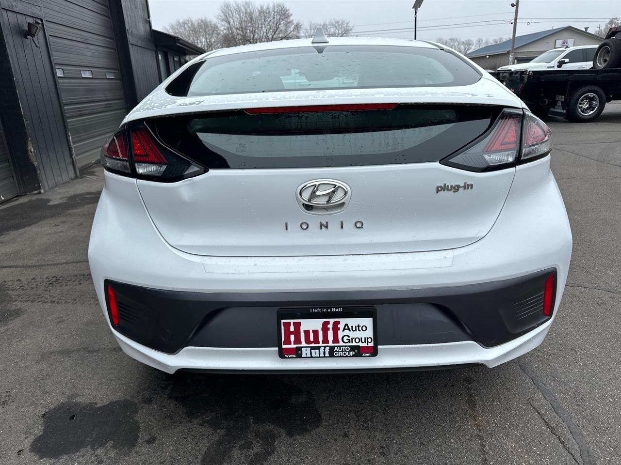 Hyundai Ioniq Plug-In Hybrid SEL Hatchback 2021