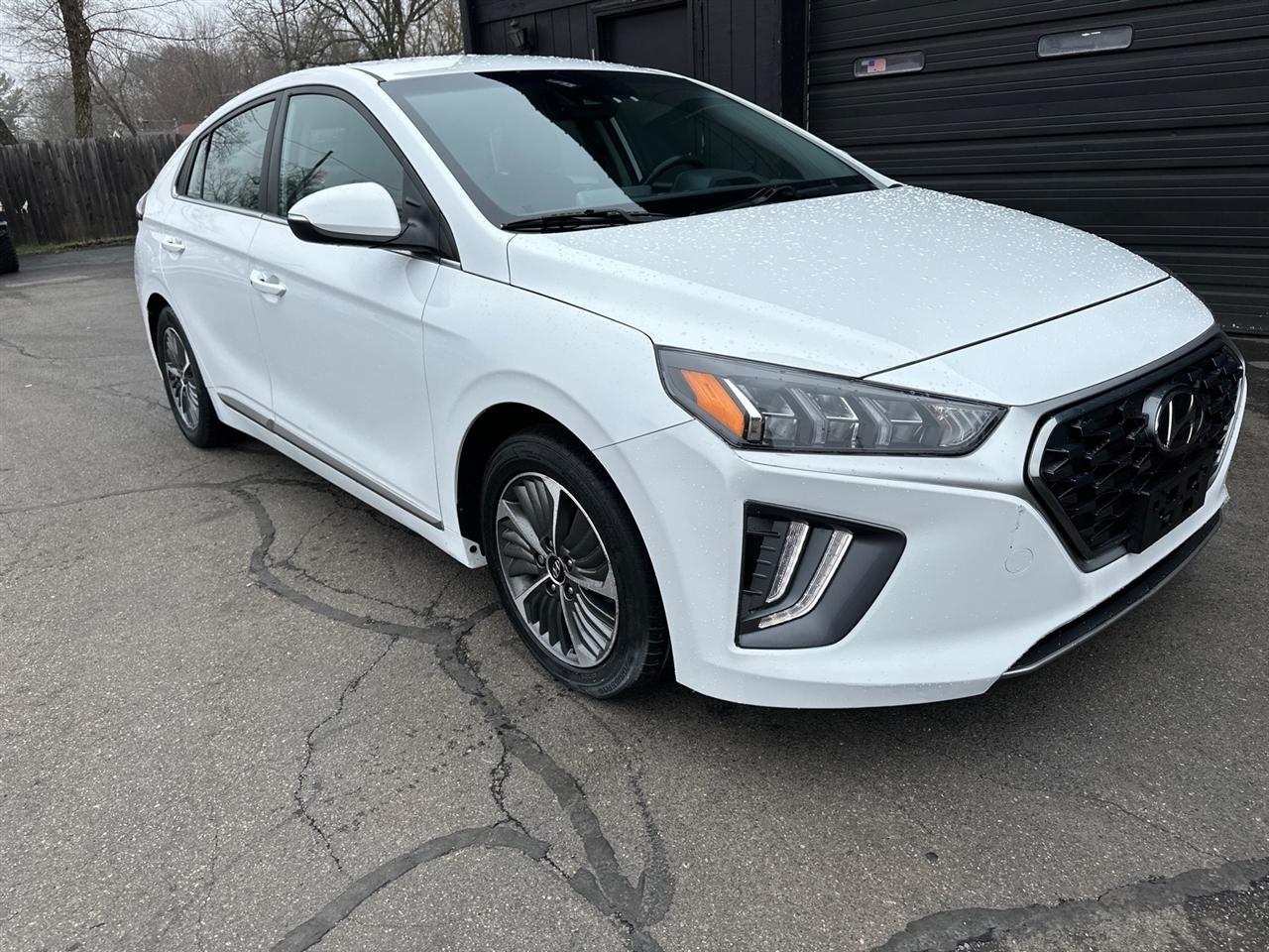 2021 Hyundai Ioniq Plug-In Hybrid SEL Hatchback