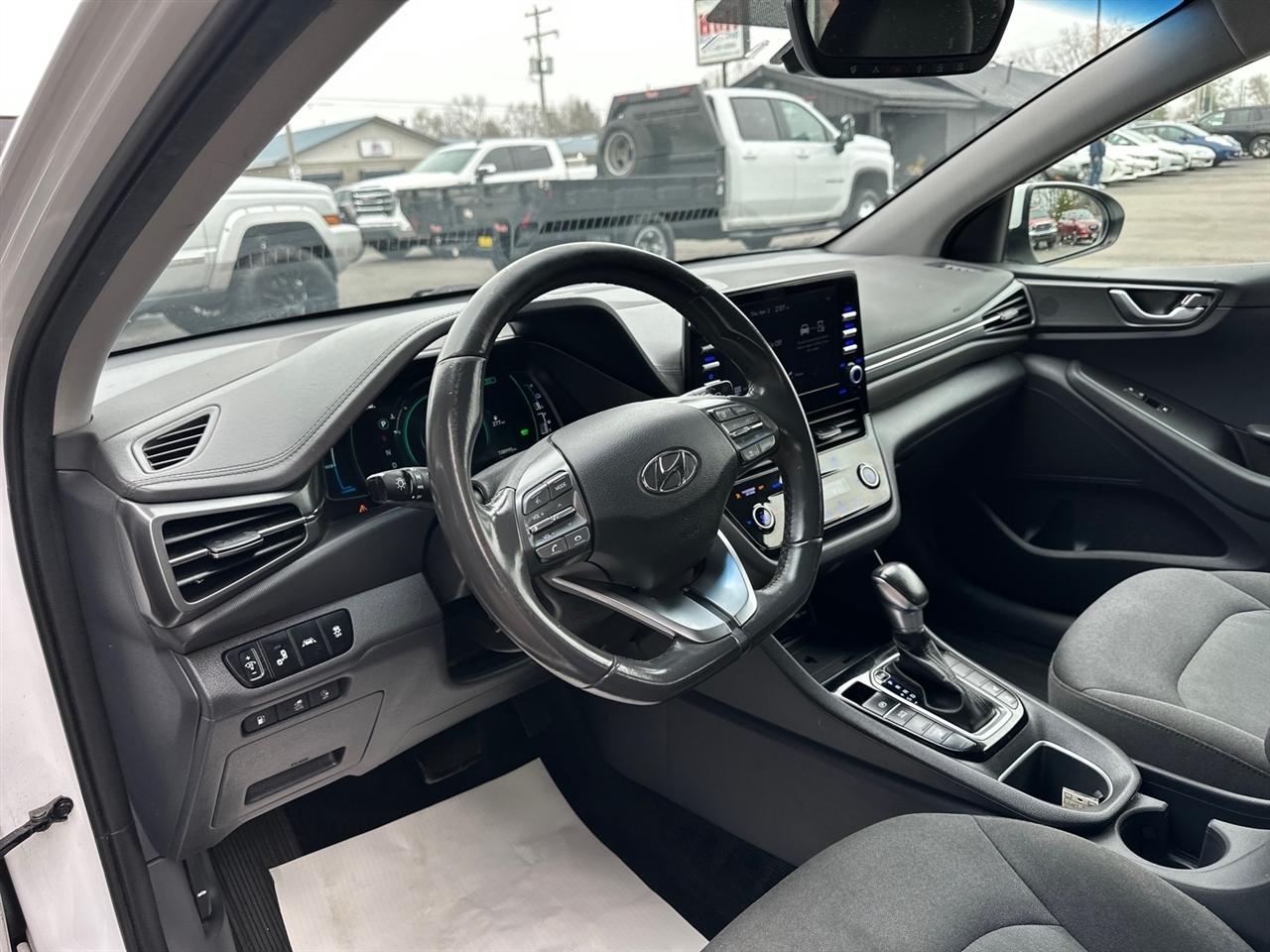 Hyundai Ioniq Plug-In Hybrid SEL Hatchback 2021