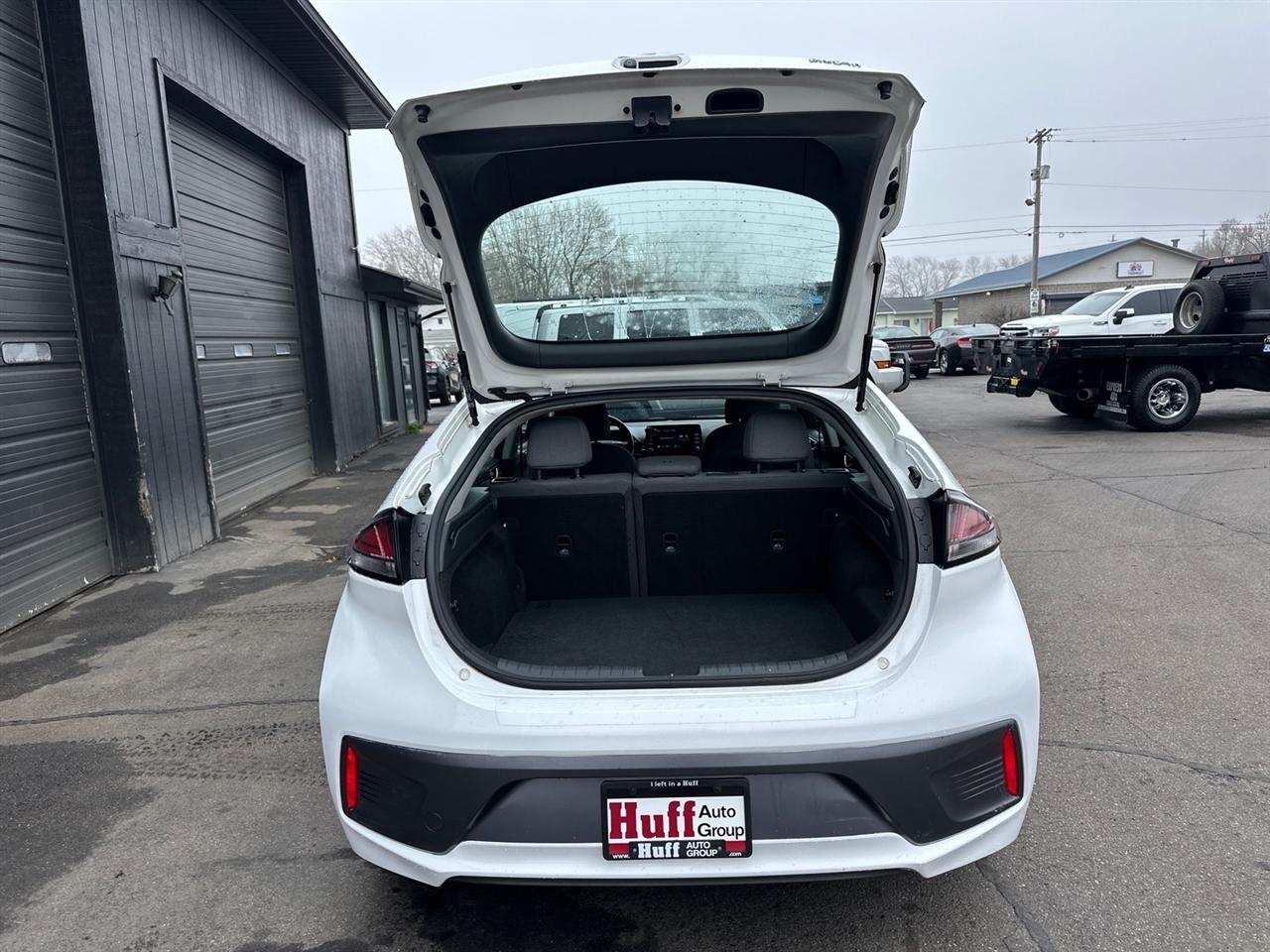 Hyundai Ioniq Plug-In Hybrid SEL Hatchback 2021