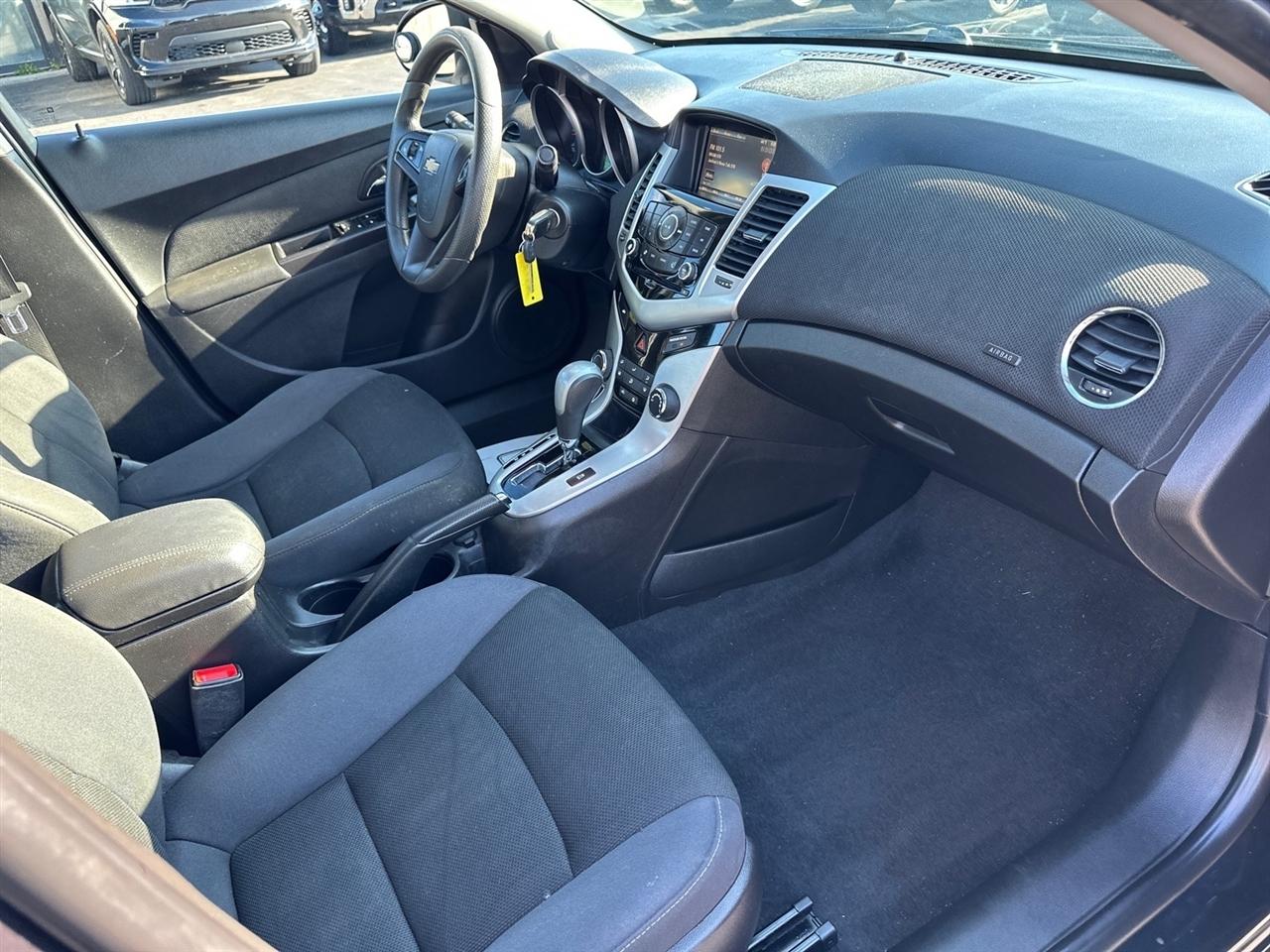 Chevrolet Cruze Limited 4dr Sdn Auto LT w/1LT 2016