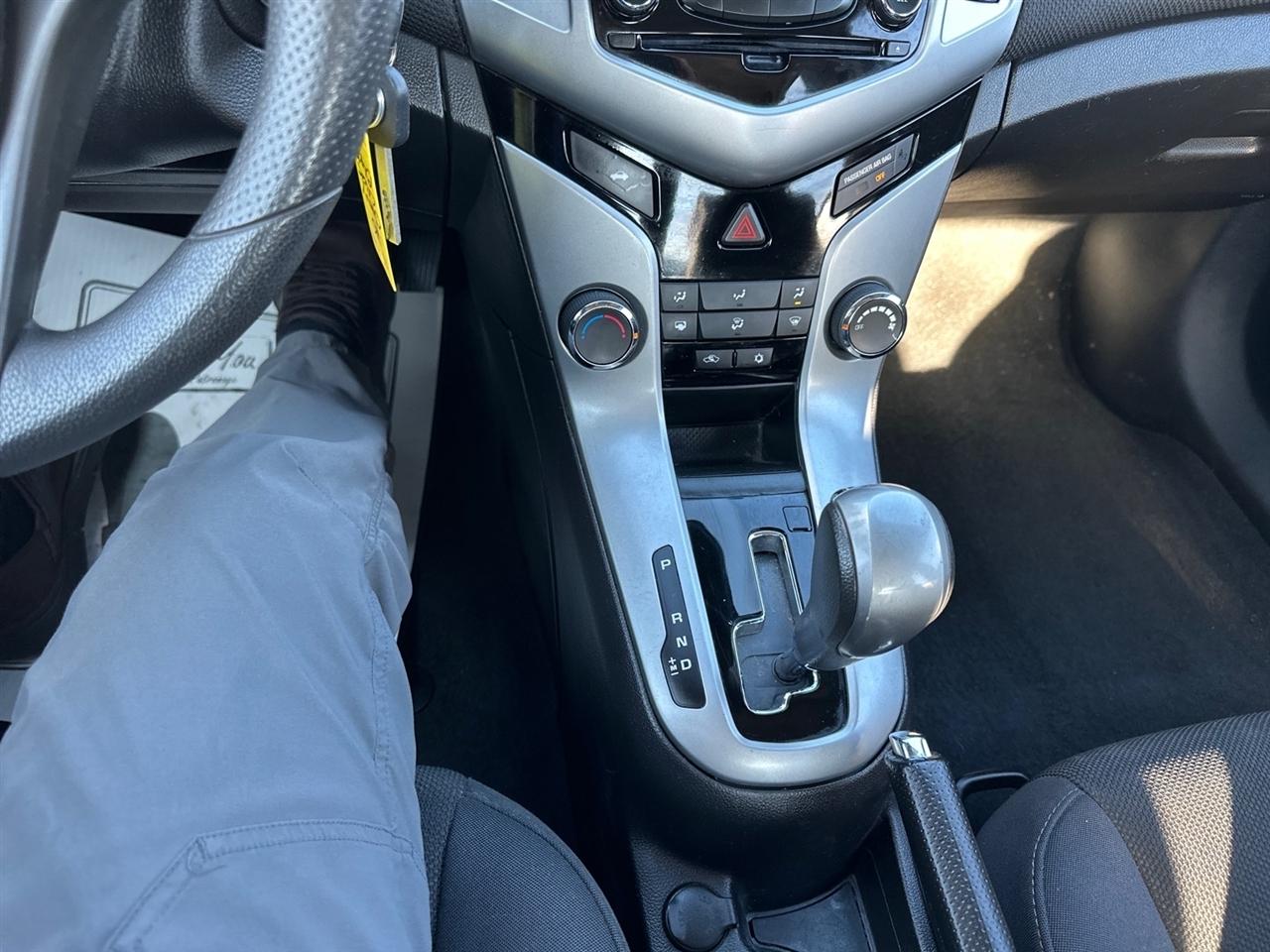 Chevrolet Cruze Limited 4dr Sdn Auto LT w/1LT 2016