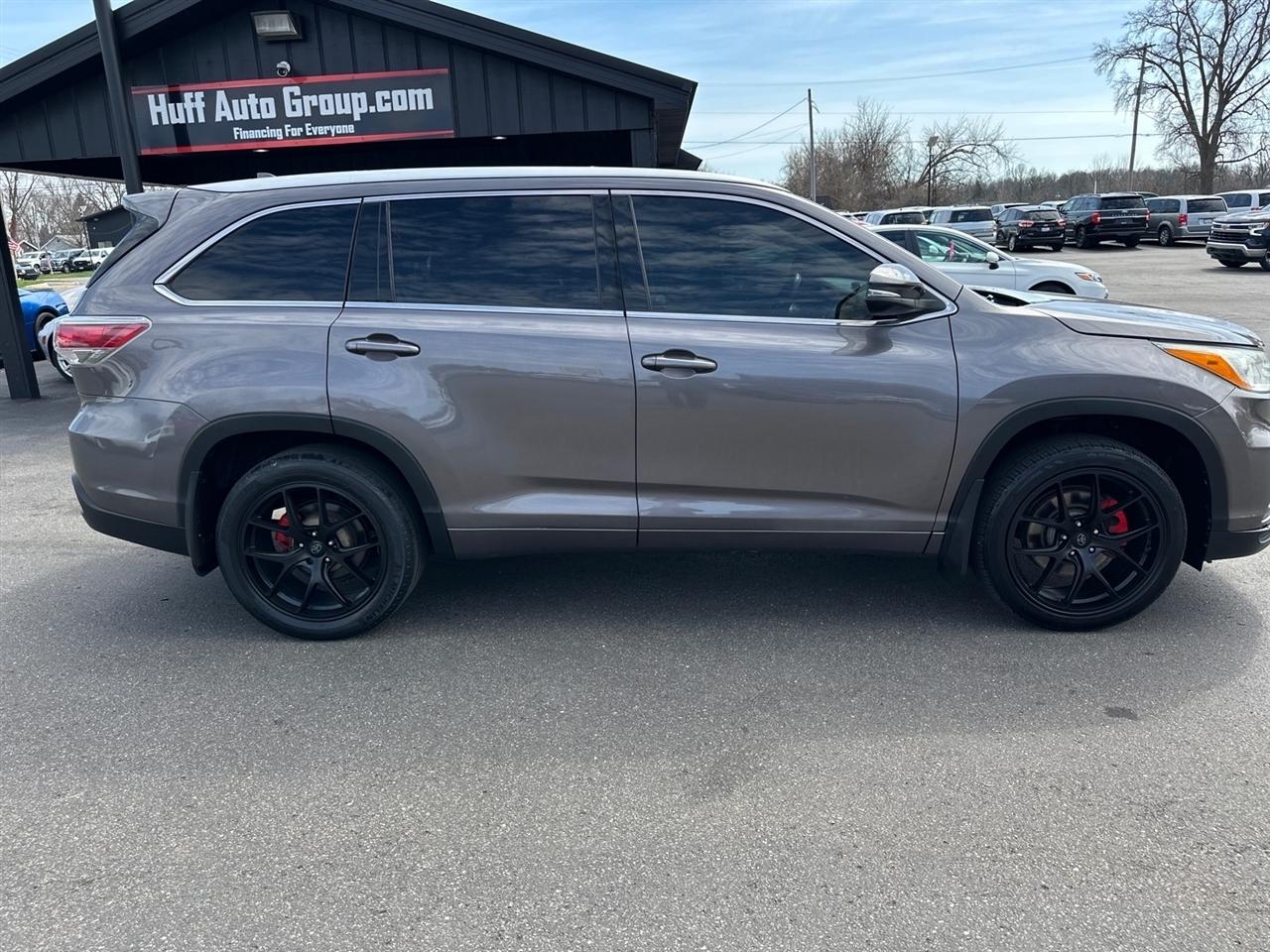 Toyota Highlander AWD 4dr V6 XLE (Natl) 2016