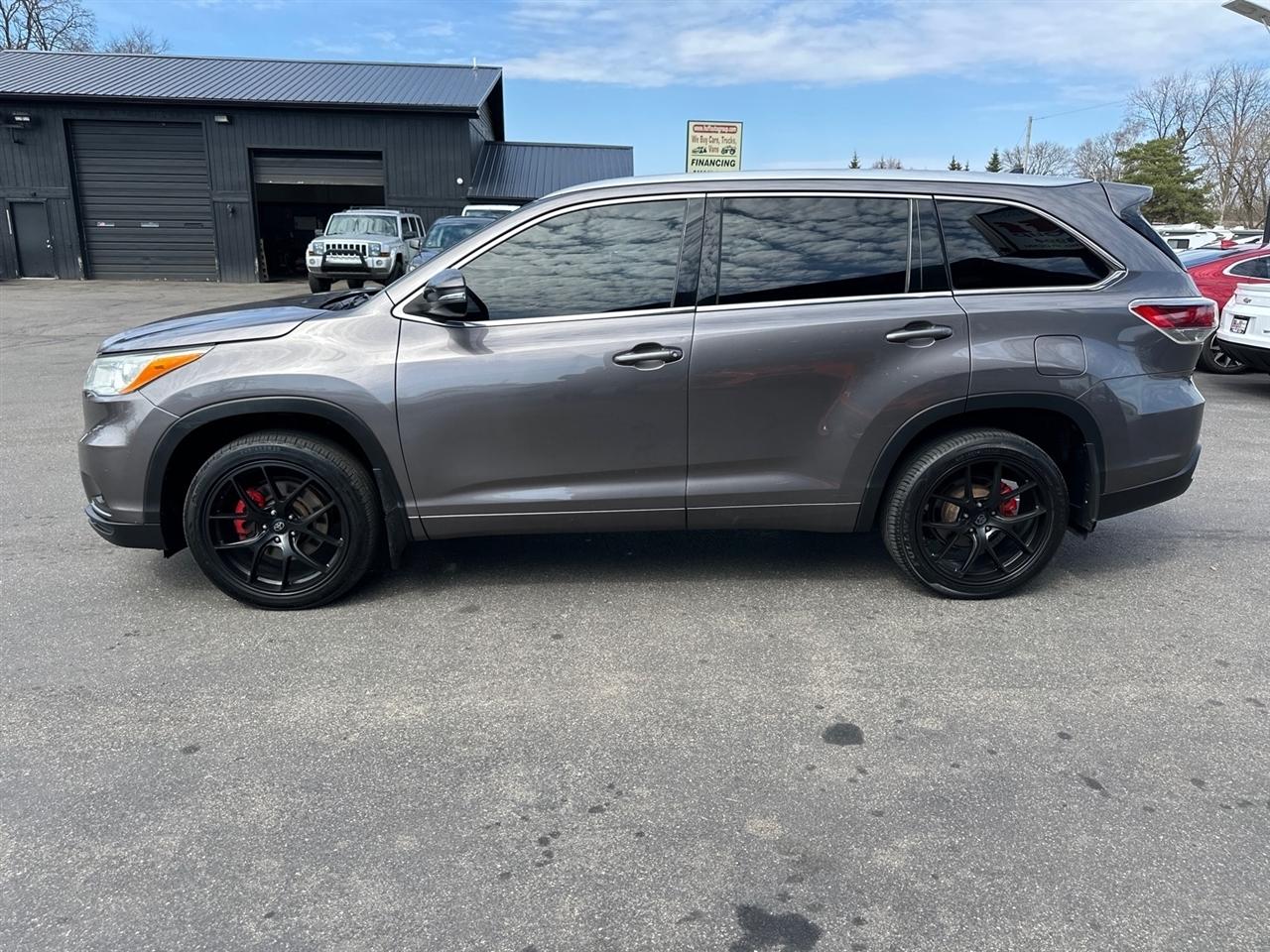 Toyota Highlander AWD 4dr V6 XLE (Natl) 2016