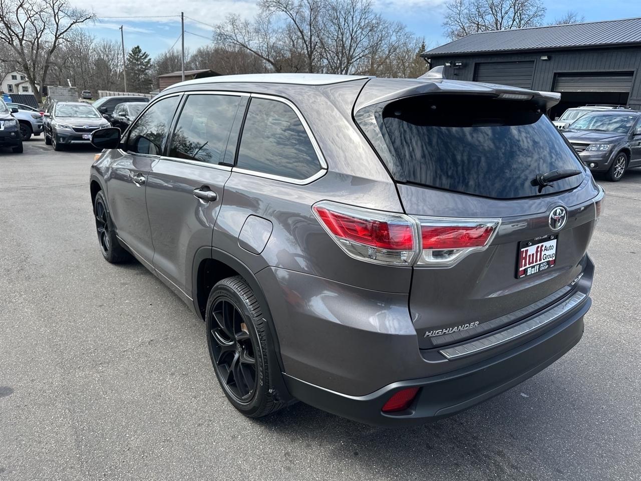 Toyota Highlander AWD 4dr V6 XLE (Natl) 2016