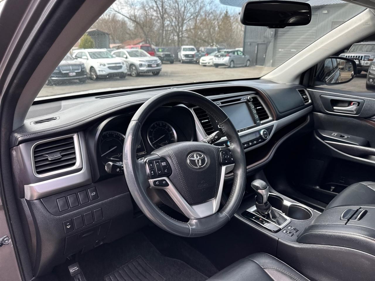 Toyota Highlander AWD 4dr V6 XLE (Natl) 2016