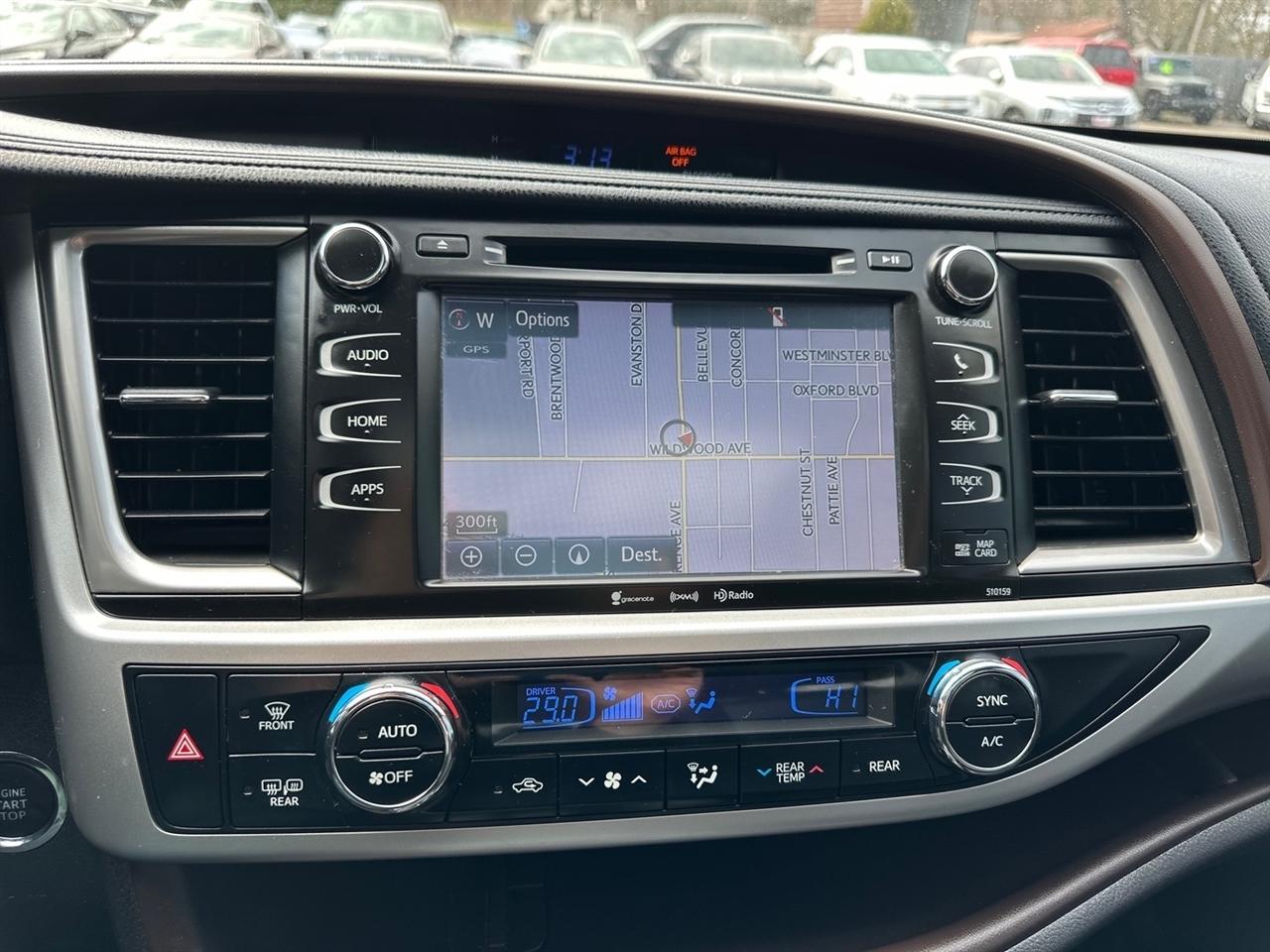 Toyota Highlander AWD 4dr V6 XLE (Natl) 2016