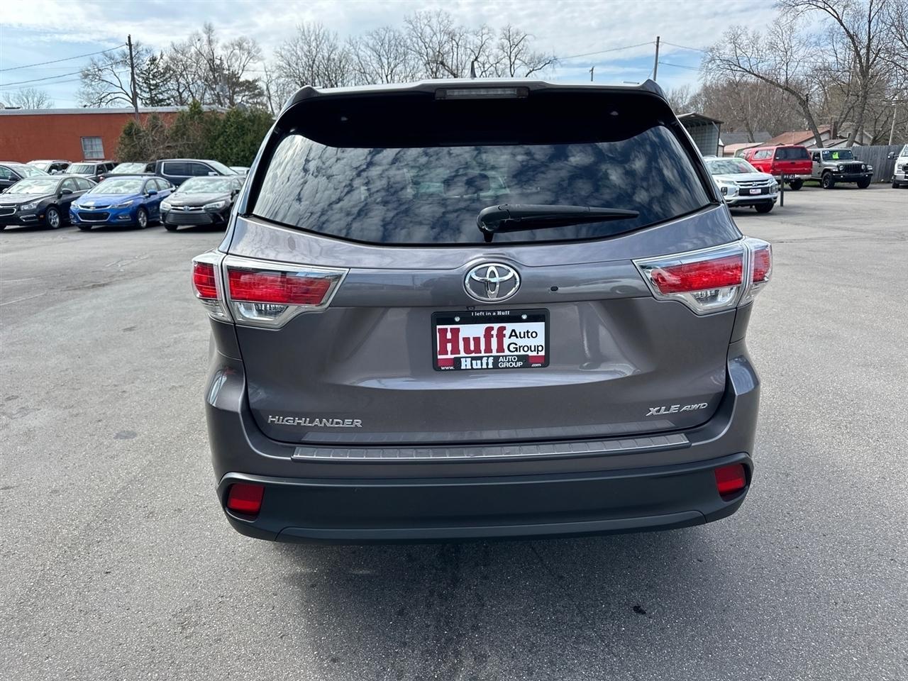 Toyota Highlander AWD 4dr V6 XLE (Natl) 2016