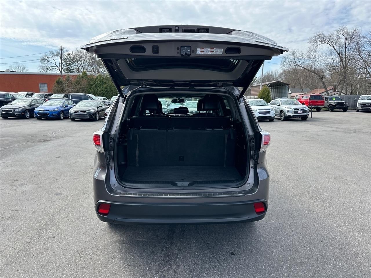 Toyota Highlander AWD 4dr V6 XLE (Natl) 2016