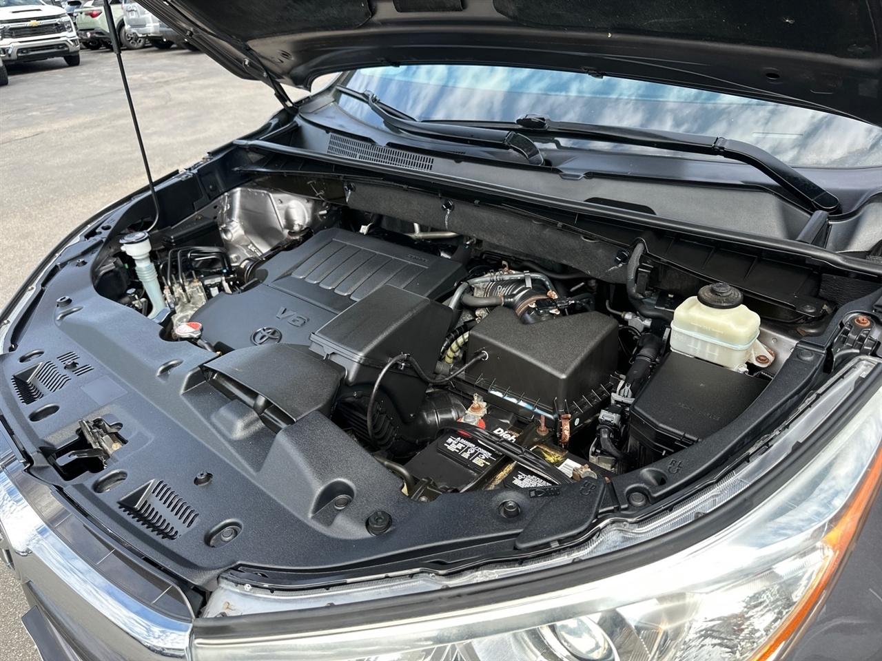 Toyota Highlander AWD 4dr V6 XLE (Natl) 2016