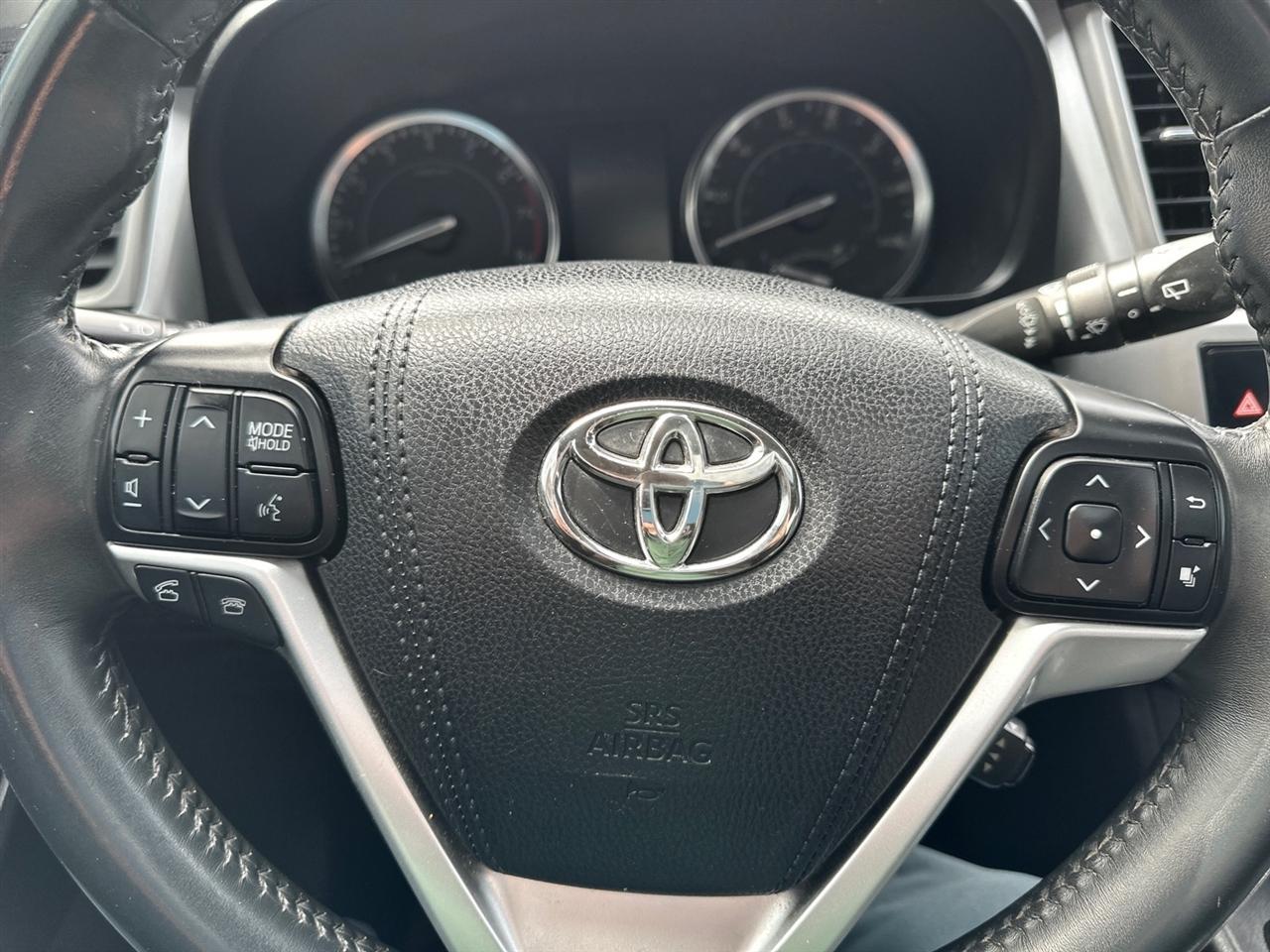 Toyota Highlander AWD 4dr V6 XLE (Natl) 2016