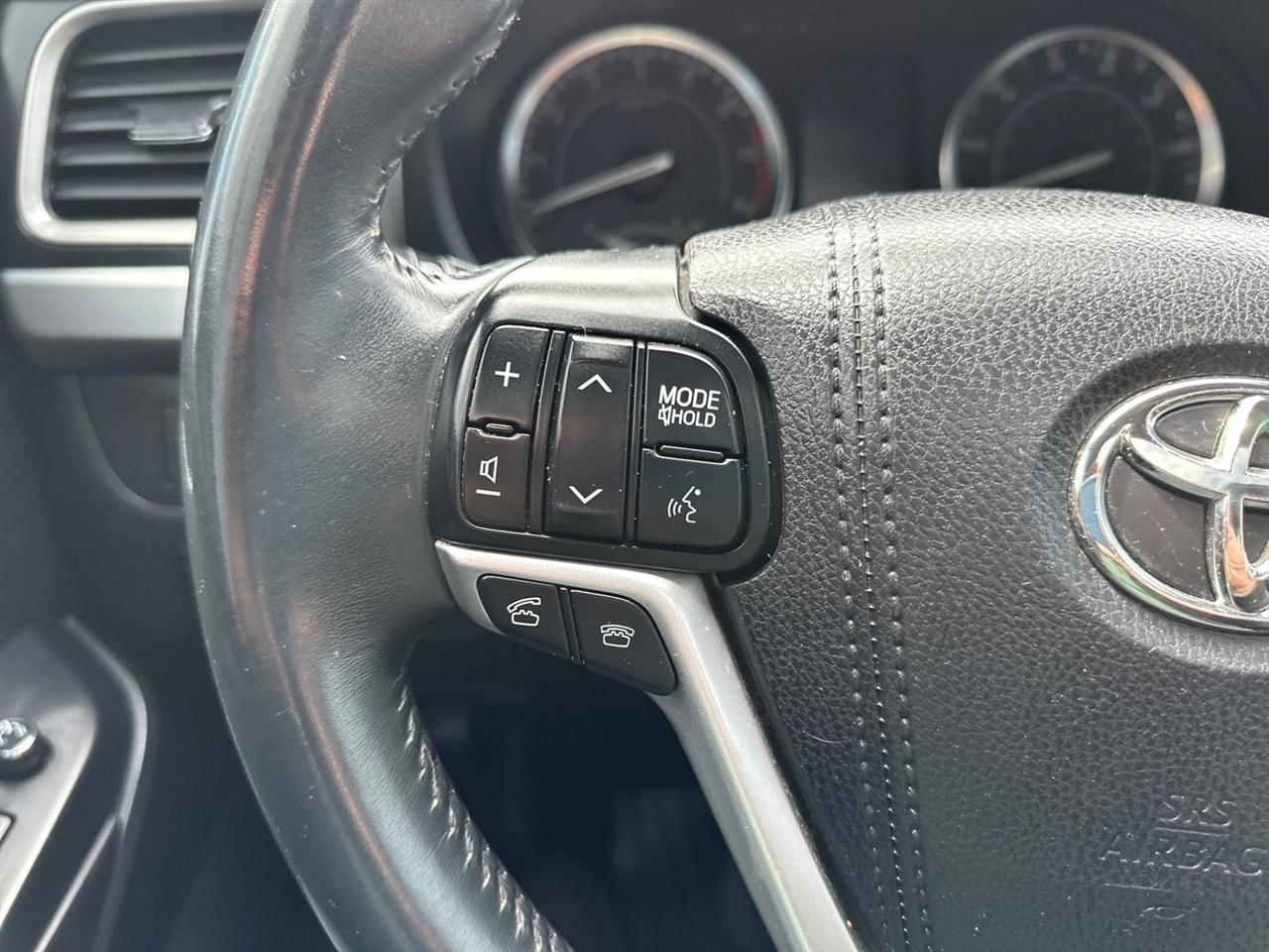 Toyota Highlander AWD 4dr V6 XLE (Natl) 2016