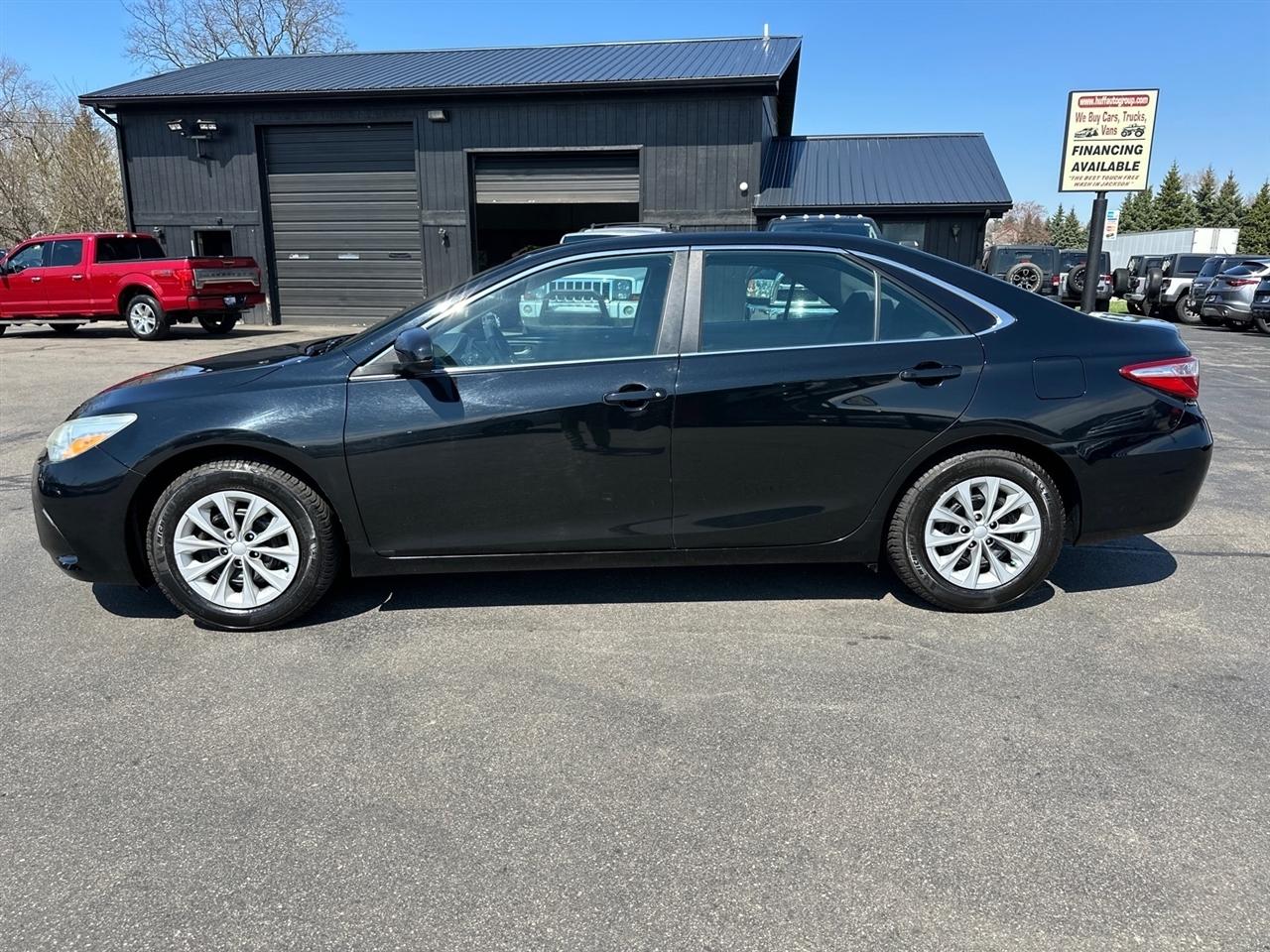 Toyota Camry 4dr Sdn I4 Auto SE w/Special Edition Pkg (Natl) 2016