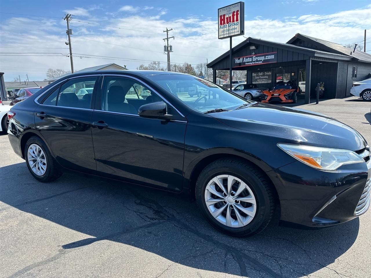 Toyota Camry 4dr Sdn I4 Auto SE w/Special Edition Pkg (Natl) 2016