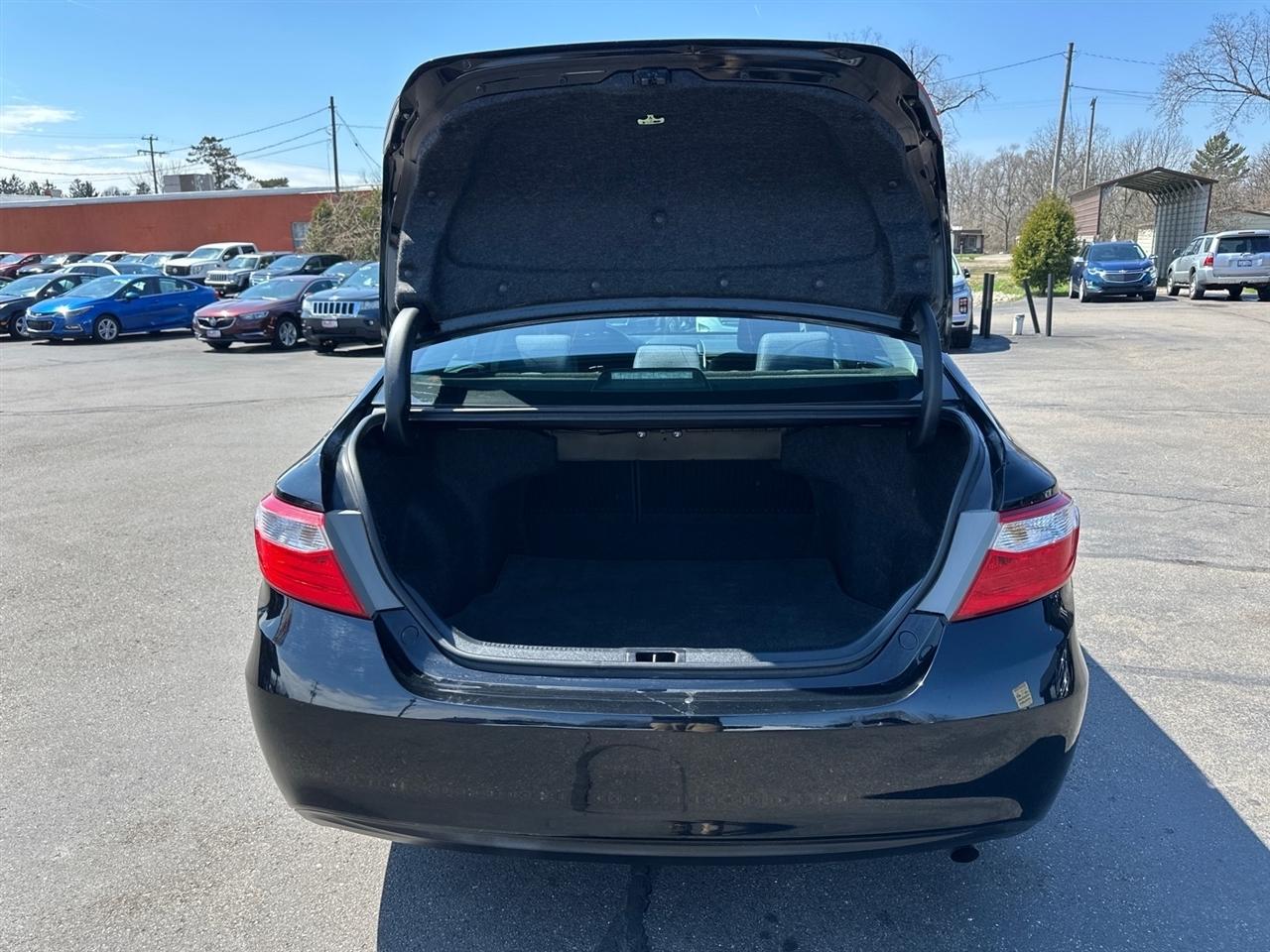 Toyota Camry 4dr Sdn I4 Auto SE w/Special Edition Pkg (Natl) 2016