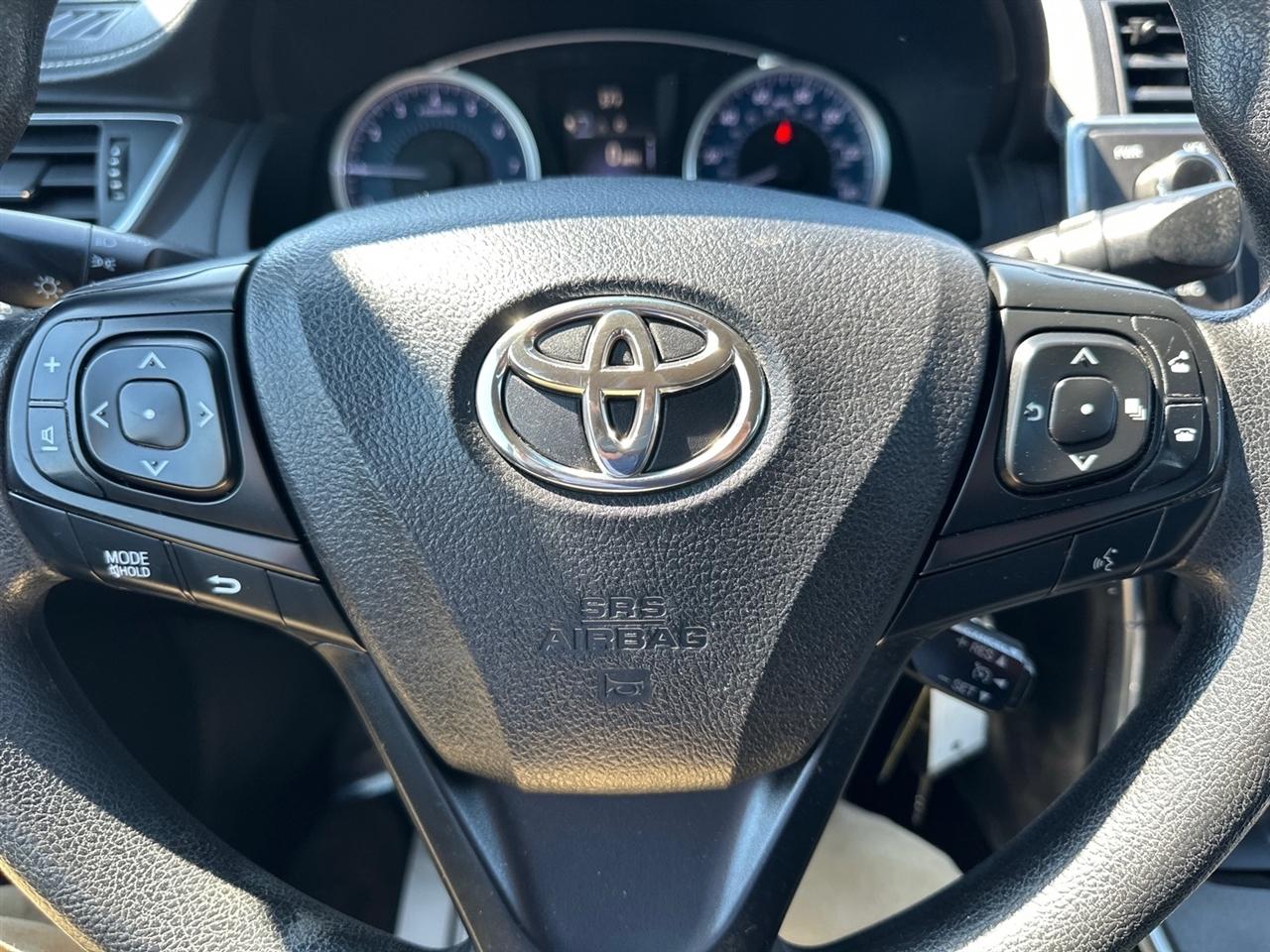 Toyota Camry 4dr Sdn I4 Auto SE w/Special Edition Pkg (Natl) 2016