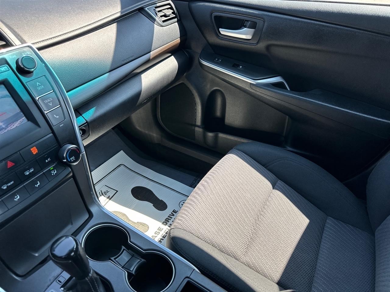 Toyota Camry 4dr Sdn I4 Auto SE w/Special Edition Pkg (Natl) 2016