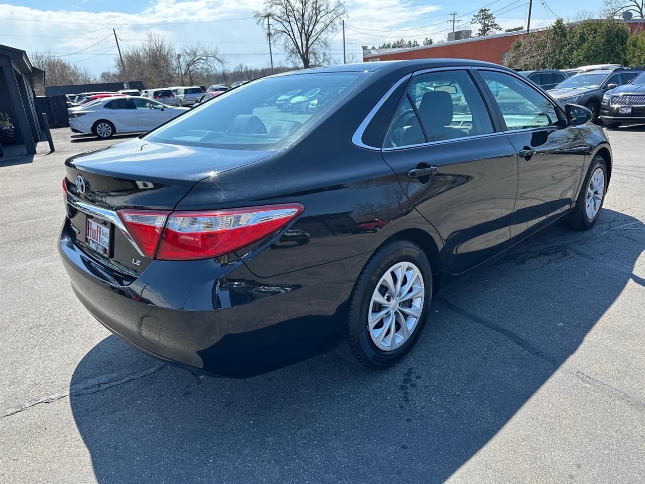 Toyota Camry 4dr Sdn I4 Auto LE (Natl) 2016