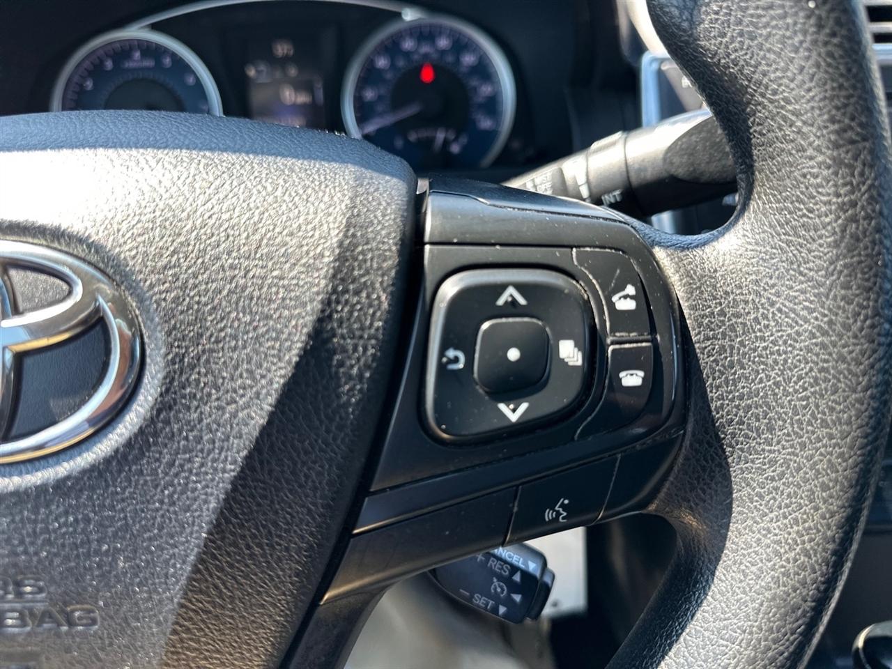 Toyota Camry 4dr Sdn I4 Auto LE (Natl) 2016