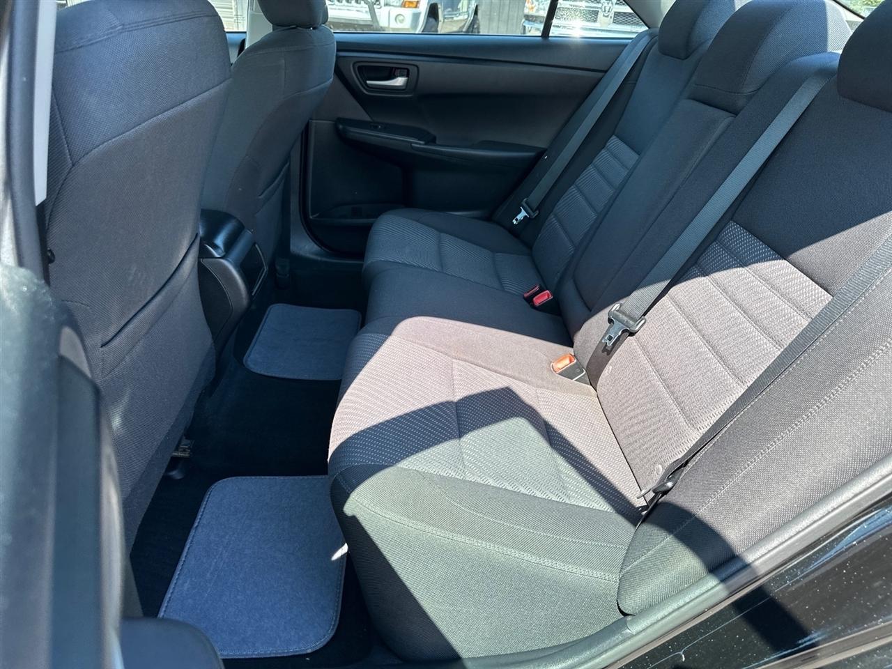 Toyota Camry 4dr Sdn I4 Auto LE (Natl) 2016