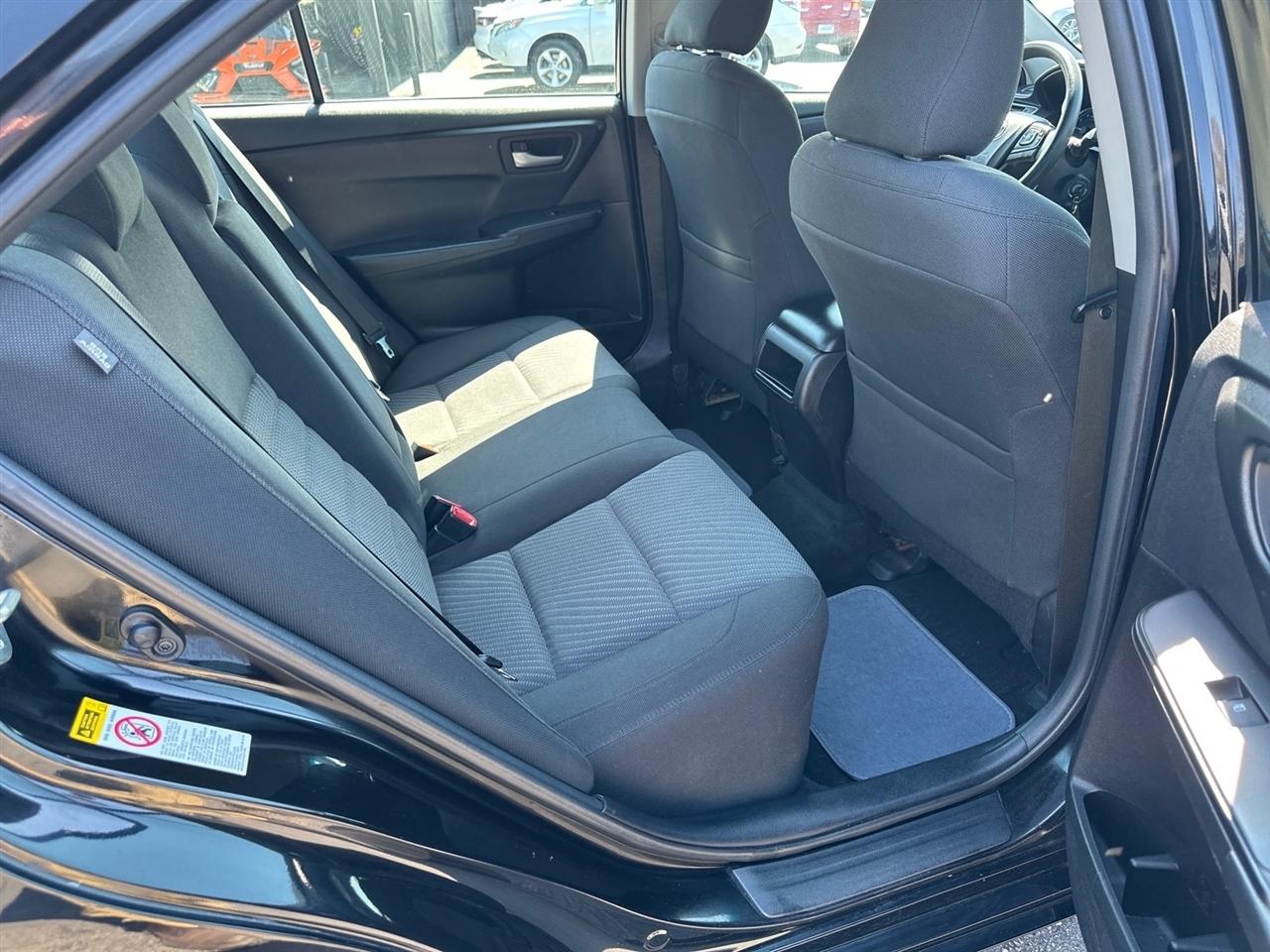 Toyota Camry 4dr Sdn I4 Auto LE (Natl) 2016