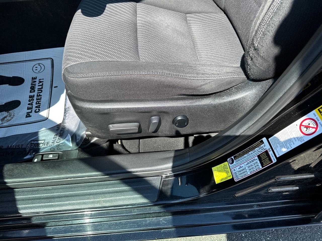 Toyota Camry 4dr Sdn I4 Auto LE (Natl) 2016