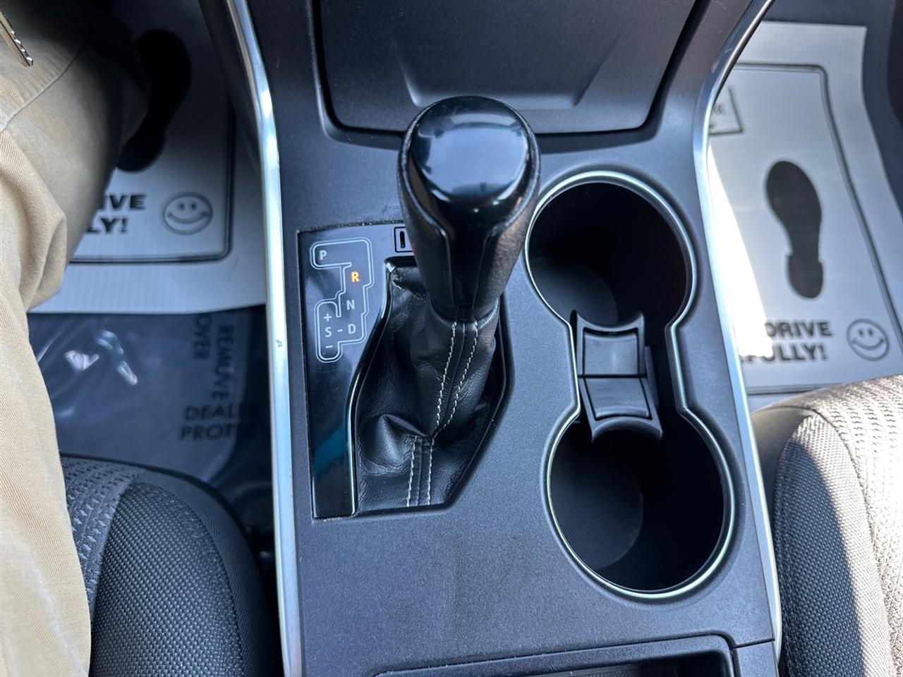 Toyota Camry 4dr Sdn I4 Auto LE (Natl) 2016