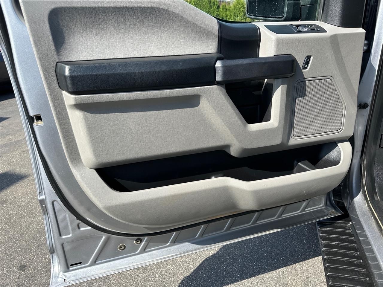 Ford F-150 XLT 4WD Reg Cab 8' Box 2020