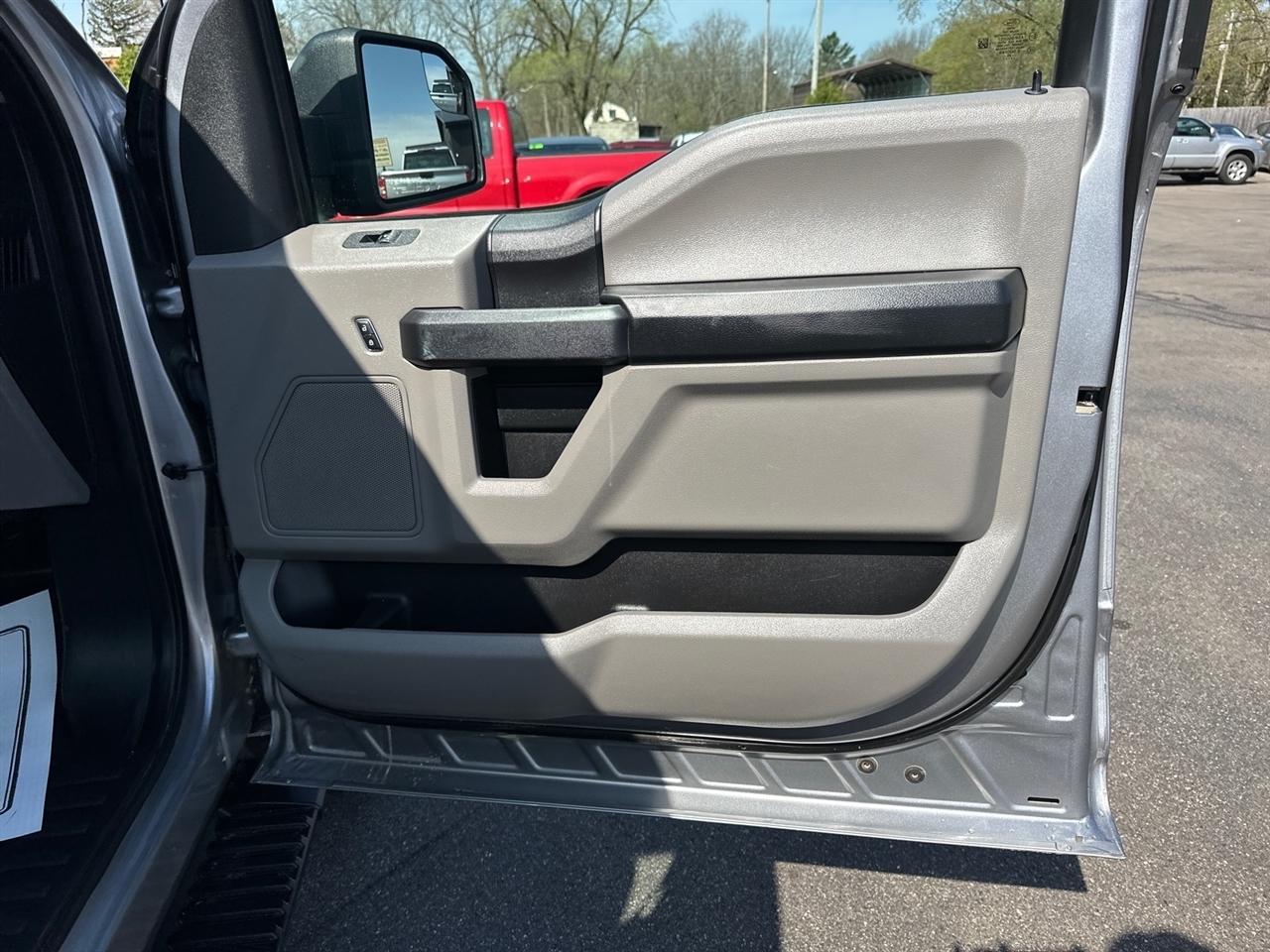 Ford F-150 XLT 4WD Reg Cab 8' Box 2020