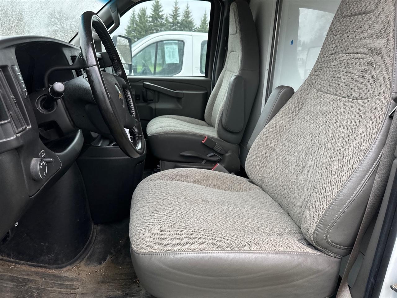 Chevrolet Express Commercial Cutaway 3500 Van 159" 2022