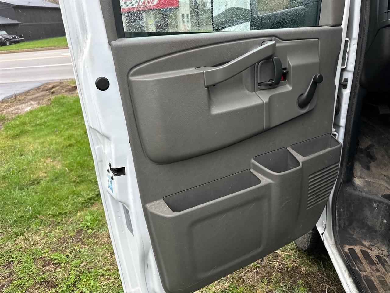 Chevrolet Express Commercial Cutaway 3500 Van 159" 2022