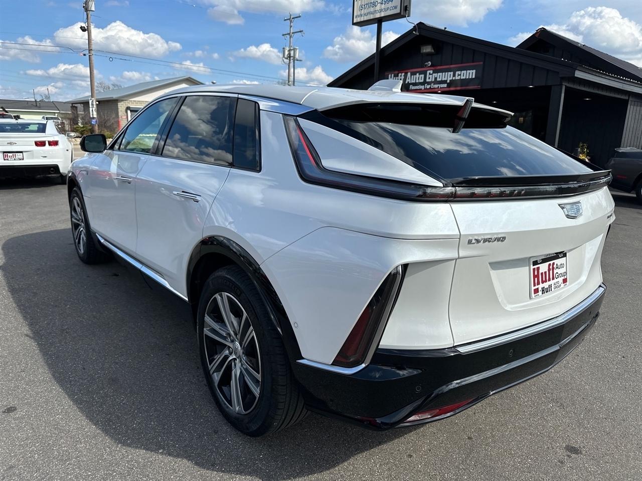 Cadillac Lyriq 4dr Luxury w/1SC 2024