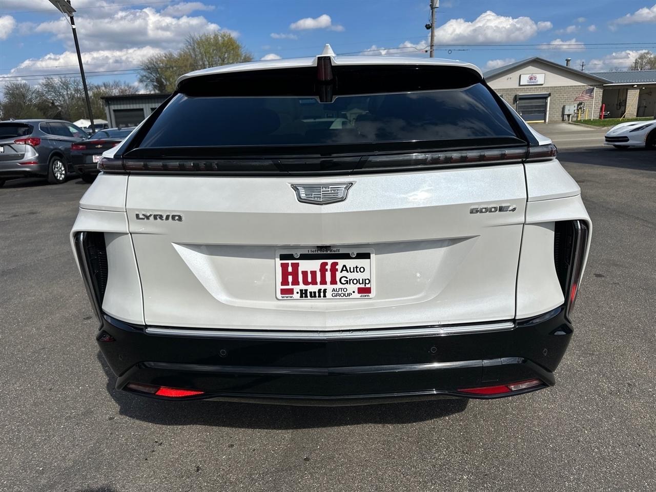 Cadillac Lyriq 4dr Luxury w/1SC 2024