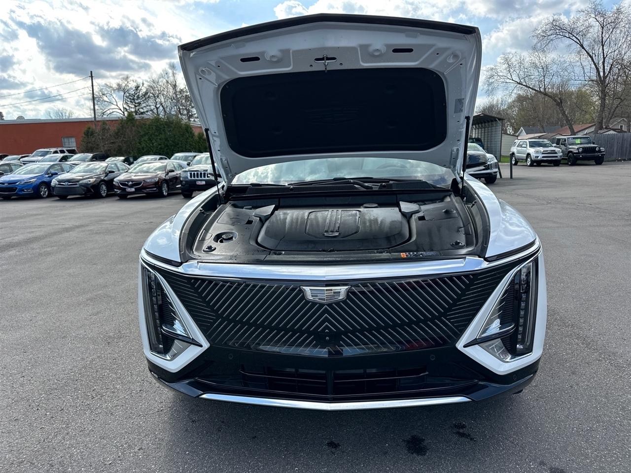 Cadillac Lyriq 4dr Luxury w/1SC 2024