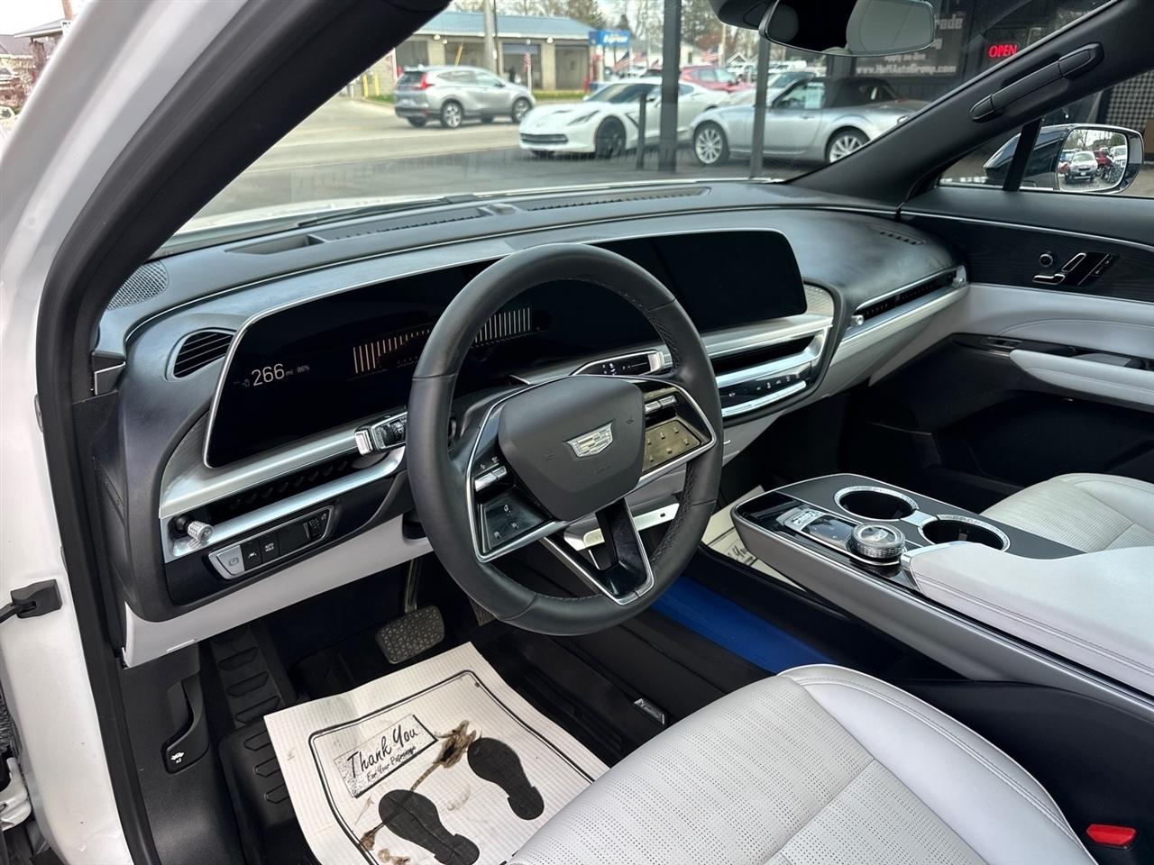 Cadillac Lyriq 4dr Luxury w/1SC 2024