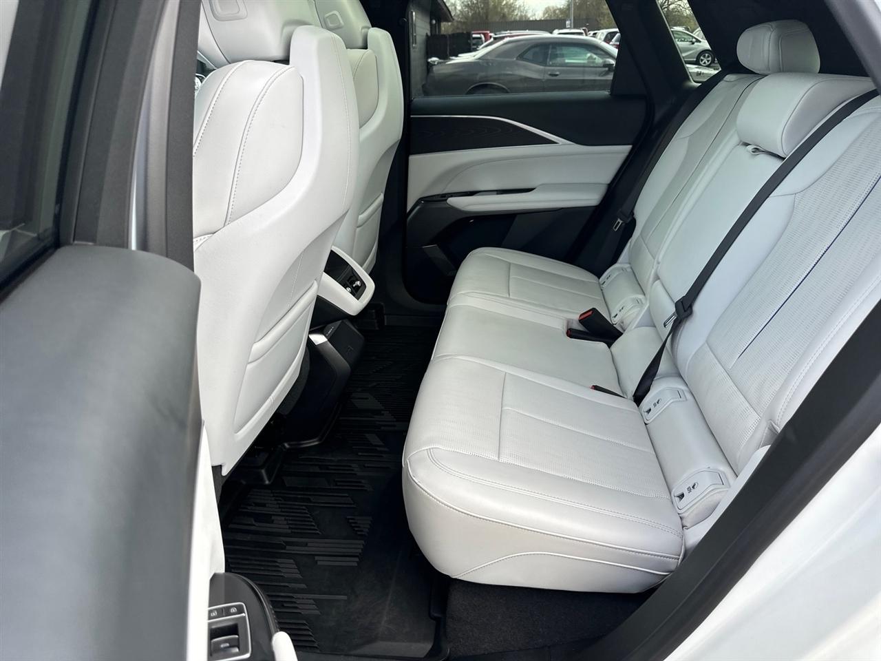 Cadillac Lyriq 4dr Luxury w/1SC 2024