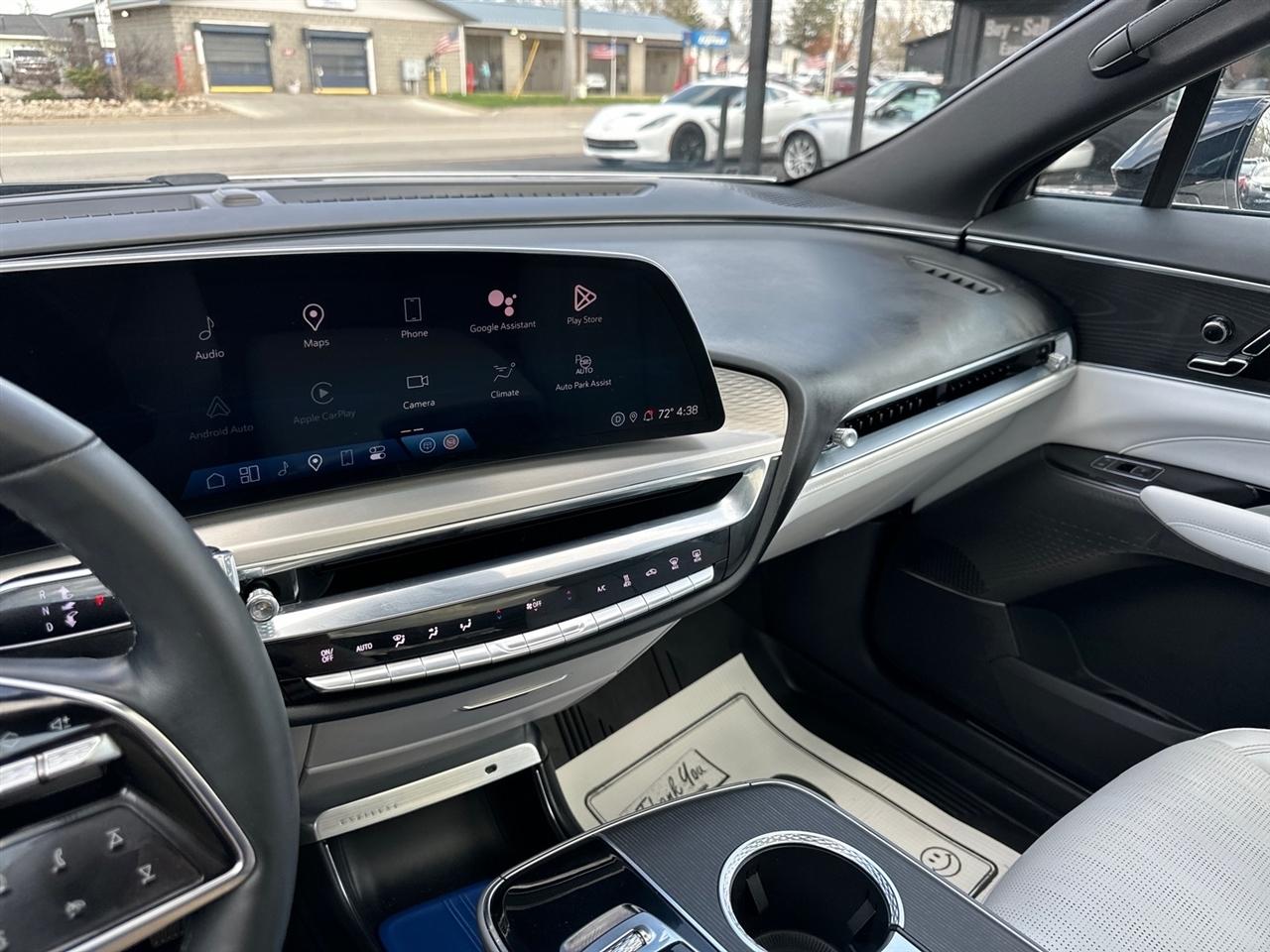 Cadillac Lyriq 4dr Luxury w/1SC 2024