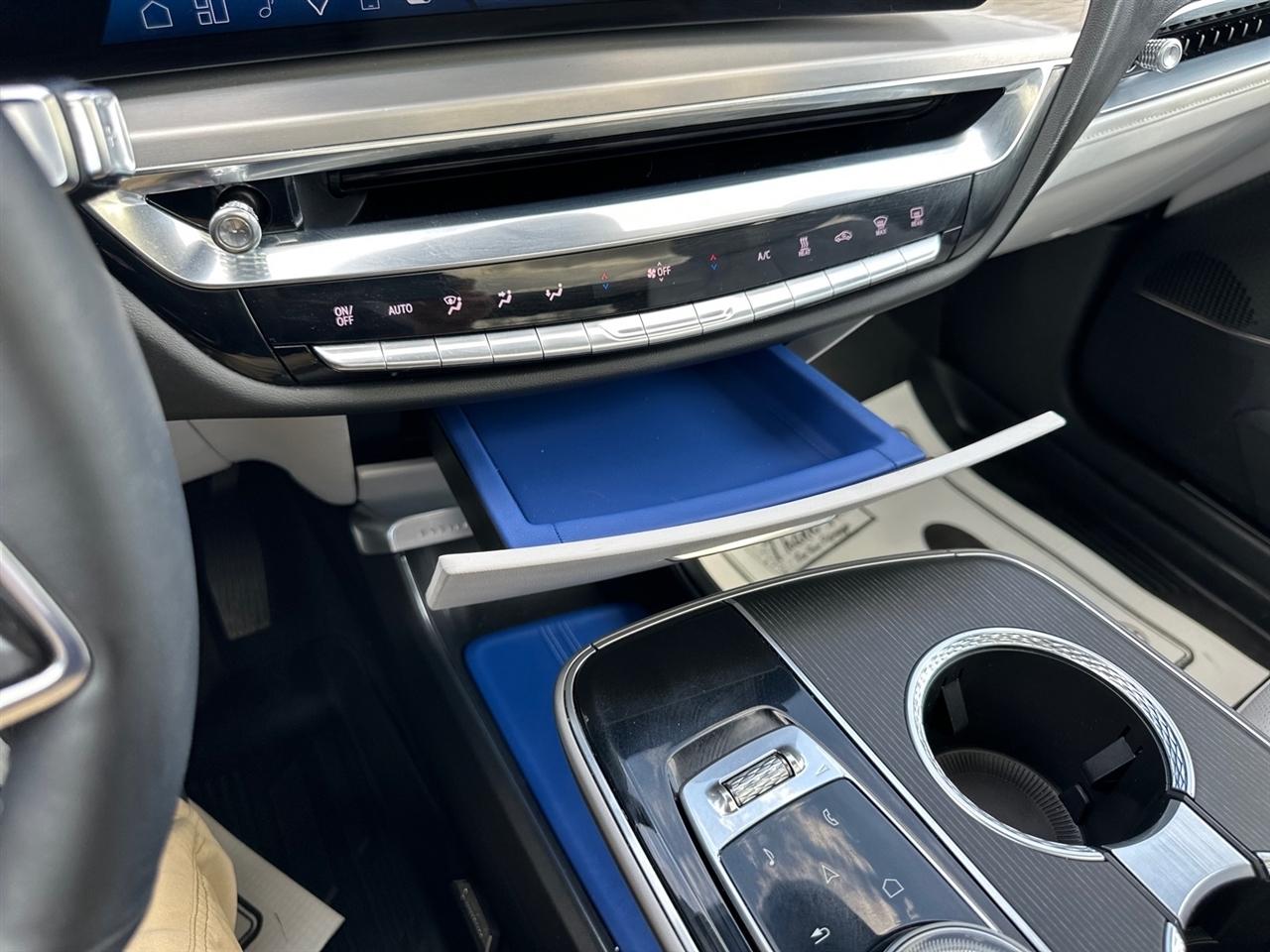 Cadillac Lyriq 4dr Luxury w/1SC 2024