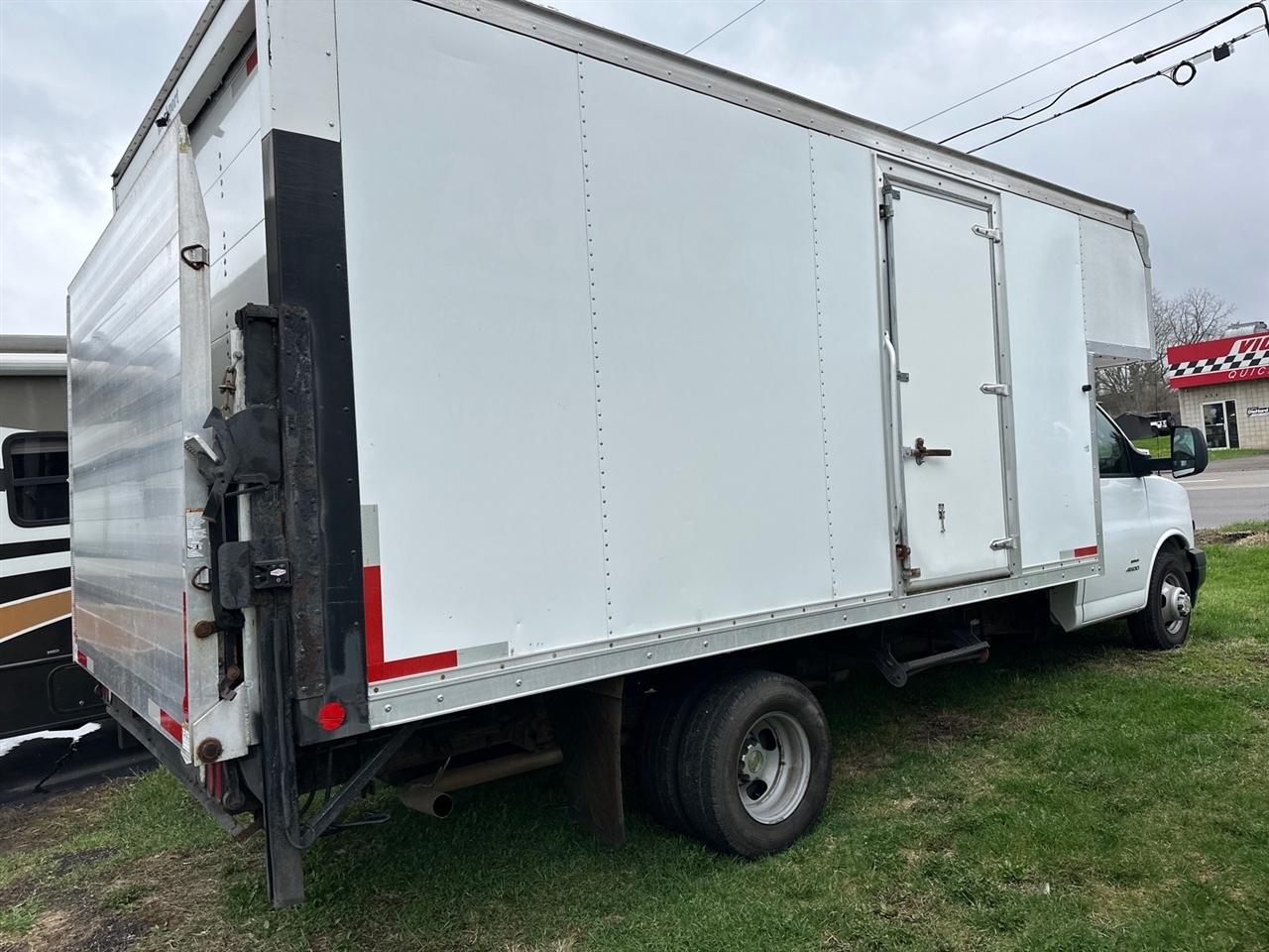 Chevrolet Express Commercial Cutaway 4500 Van 177" 2018